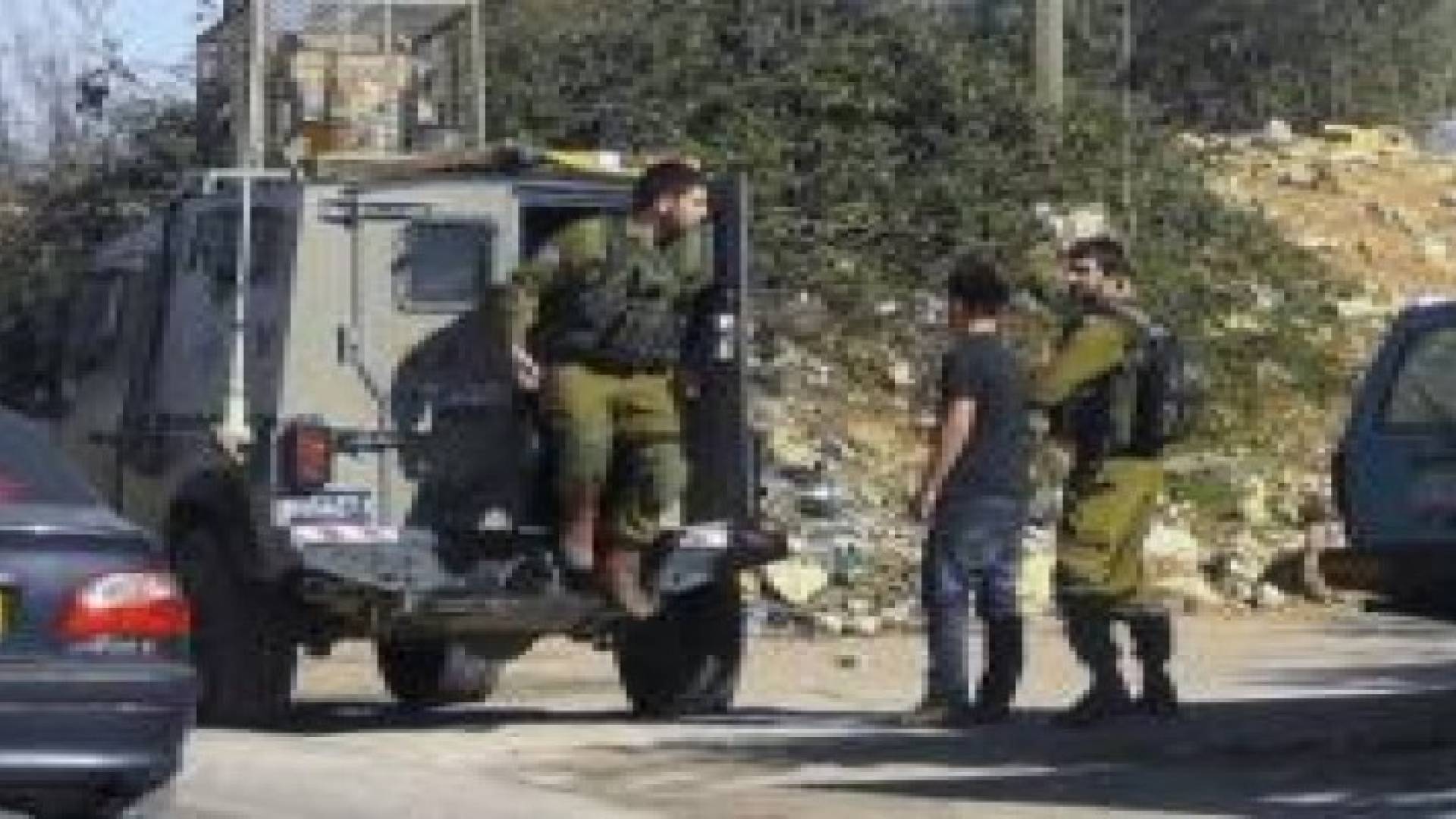 الاحتلال يعتقل 15 فلسطينيا بالضفة الغربية