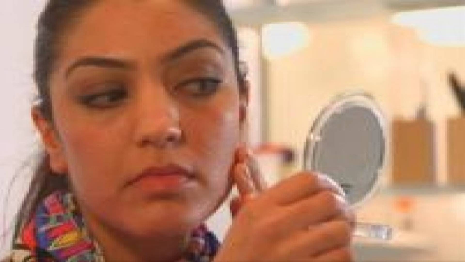 المحمول.. سبب غير متوقع لحب الشباب