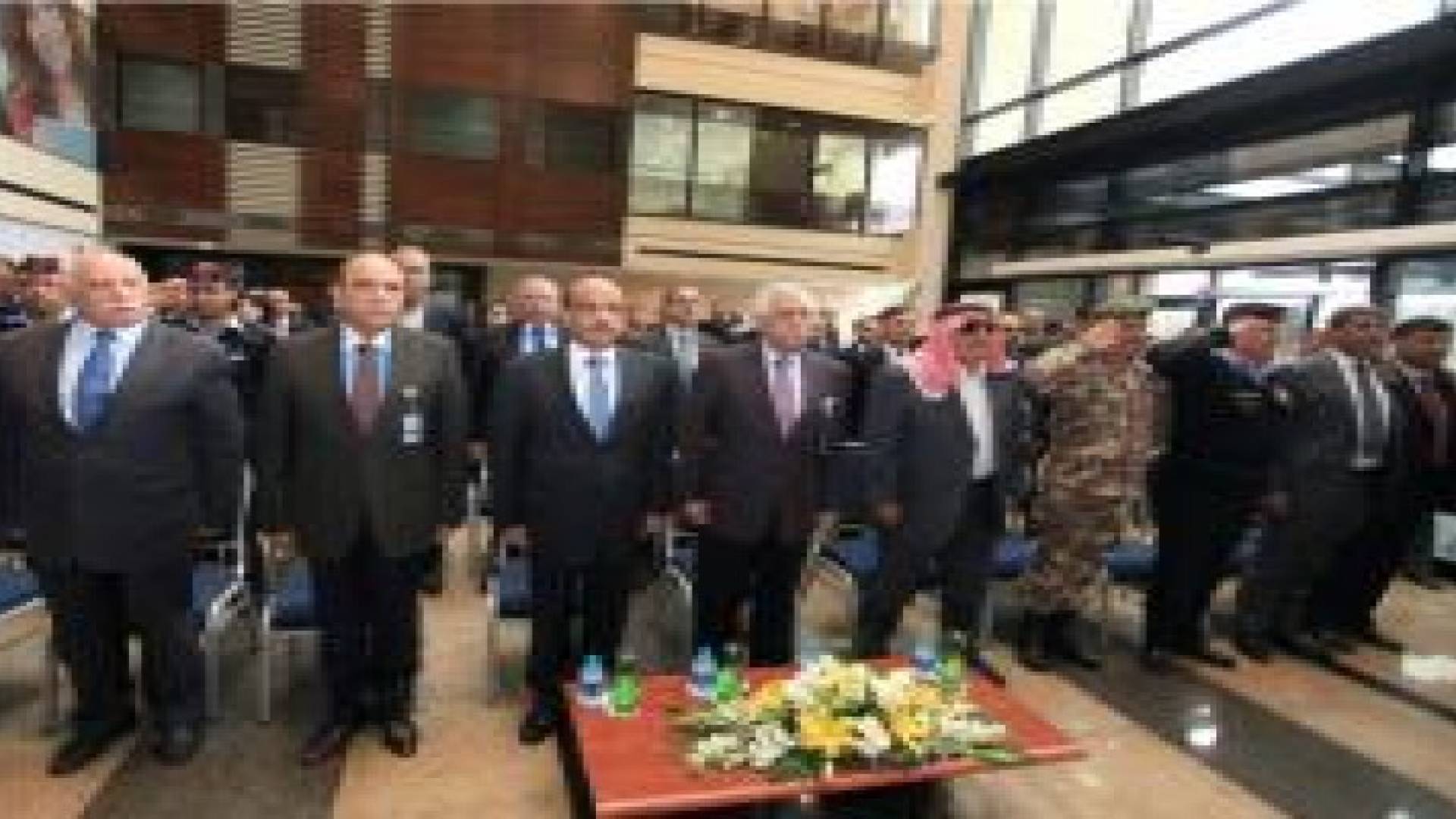 بالصور : الاحتفال برفع العلم الاردني على مدخل مدينة عمان الشرقي الجنوبي