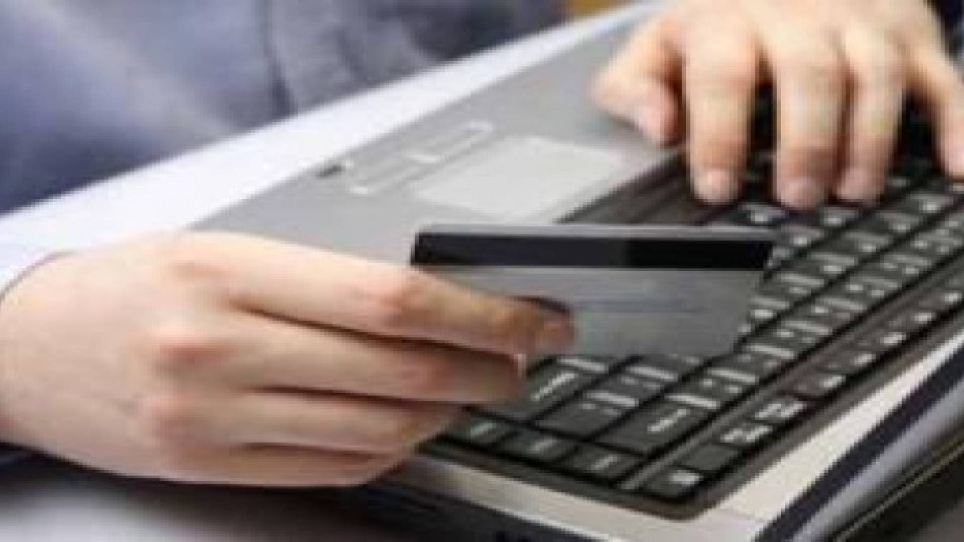 الأردنيون يدفعون فواتير الكترونية بقيمة 17.6 مليون دينار