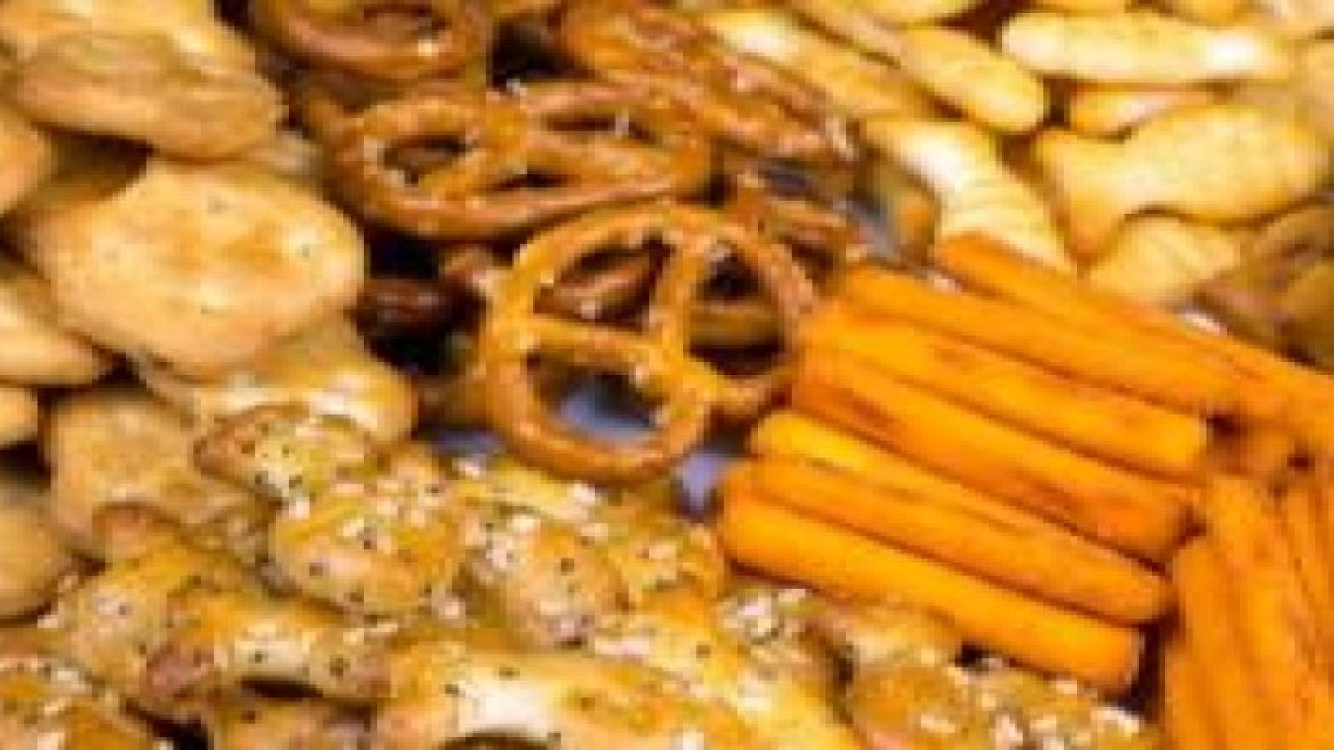 دراسة تنصح بتفادي المقرمشات ليلا