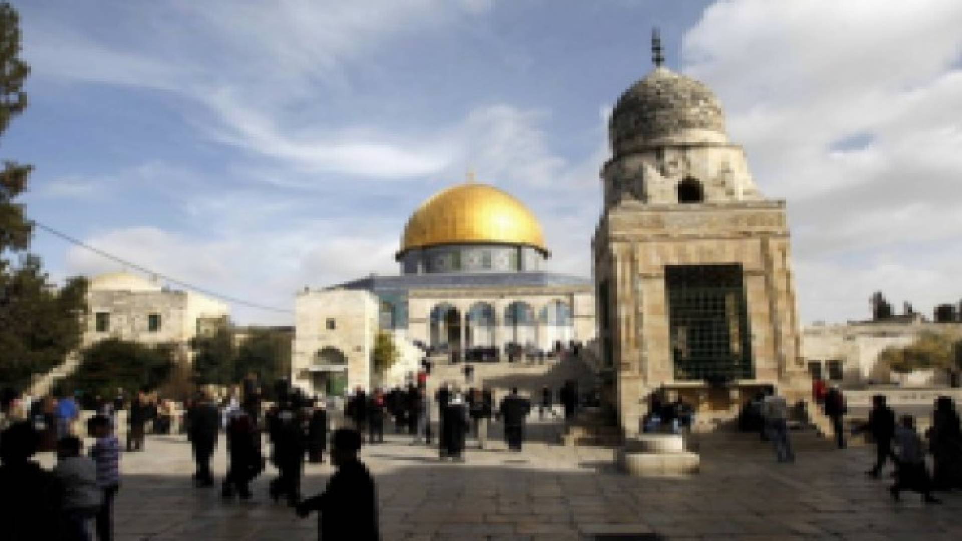 الاحتلال يلغى سفر مصلين من غزة للقدس لهذا الأسبوع