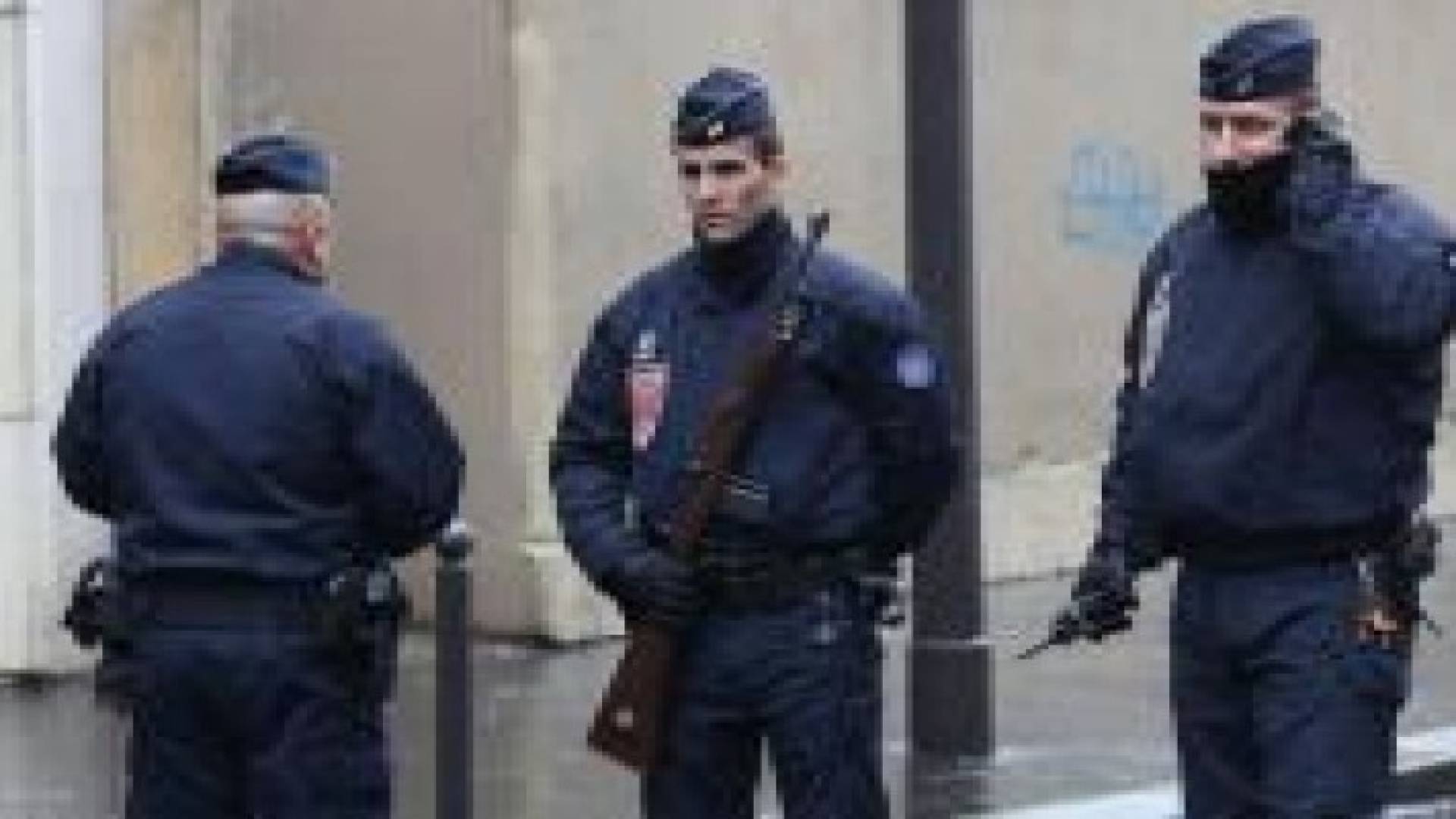 فرنسا تعتقل 4 أشخاص "خططوا لهجوم وشيك"