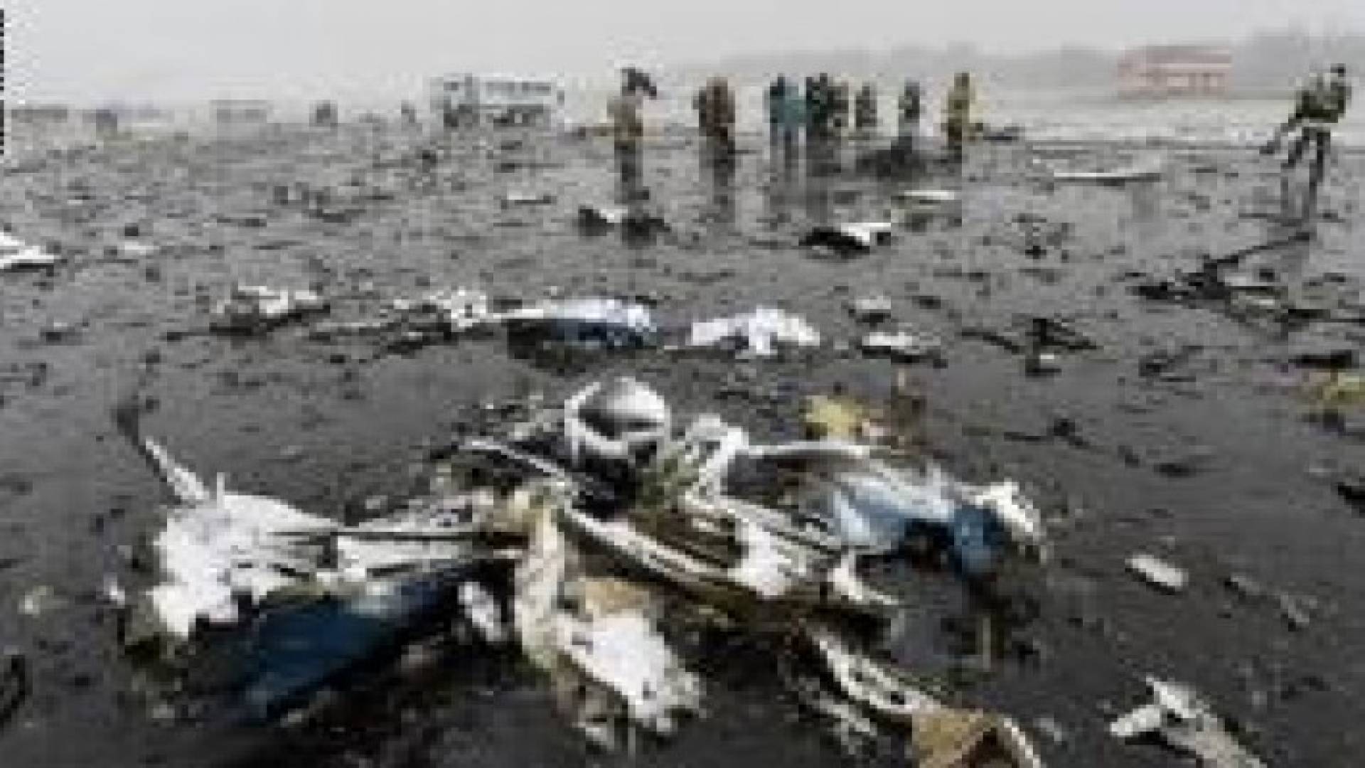 بالصور.. آثار تحطم طائرة "فلاي دبي" جنوب روسيا