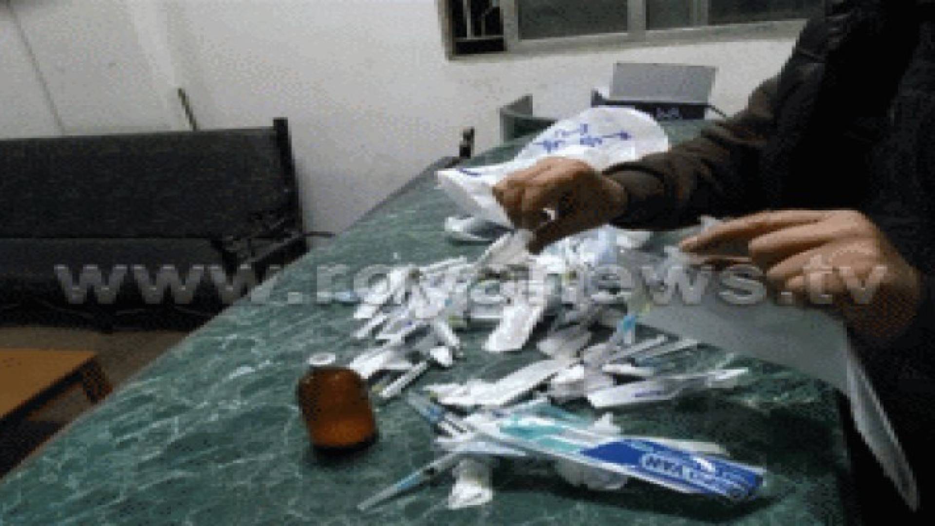 الزرقاء: إغلاق نادي لياقة بدنية بالشمع الأحمر يبيع هرمونات تستخدام للحيوانات