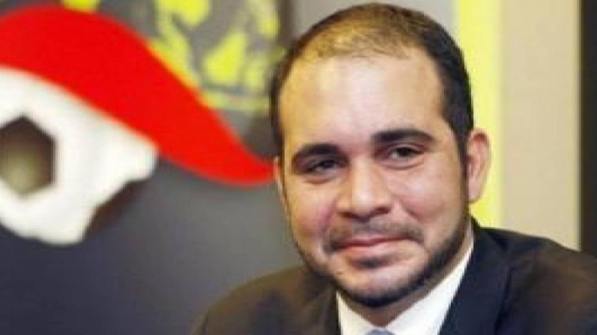 الامير علي يهنئ لاعبي المنتخب بالفوز على بنغلادش