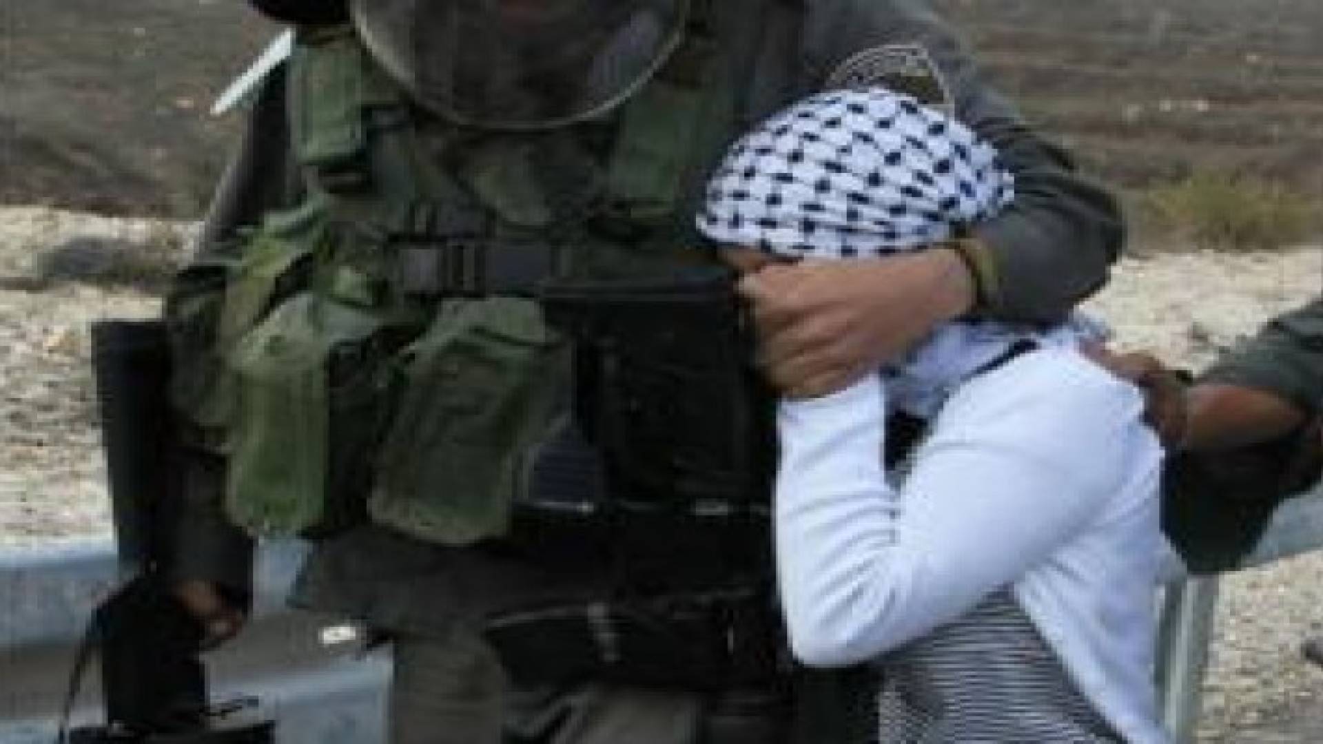 الاحتلال الاسرائيلي يعتقل فتاة فلسطينية بالقدس بزعم محاولتها طعن جنود