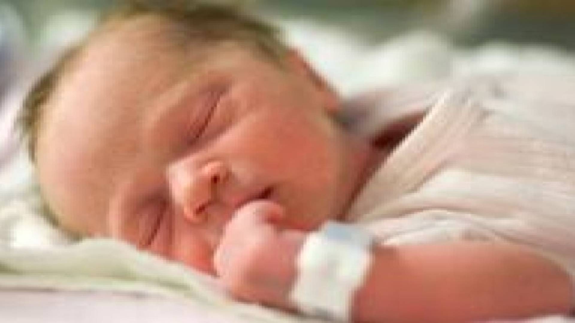 تلد أثناء مباراة وتترك الرضيع حتى صافرة النهاية