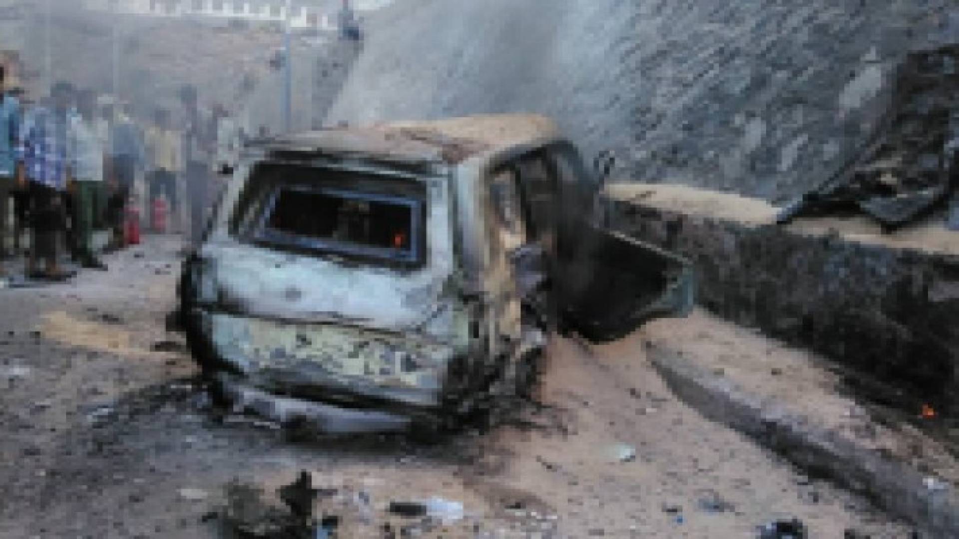 عشرات القتلى والجرحى بانفجار سيارات في عدن