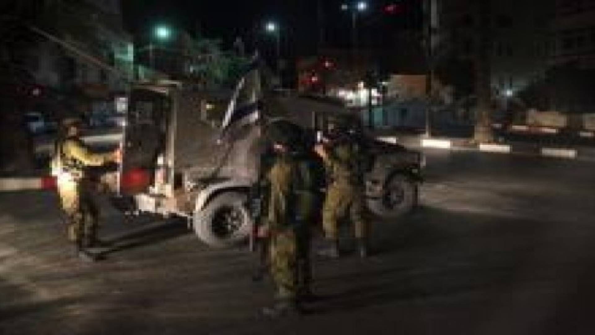 الاحتلال يعتقل 8 مواطنين في الضفة