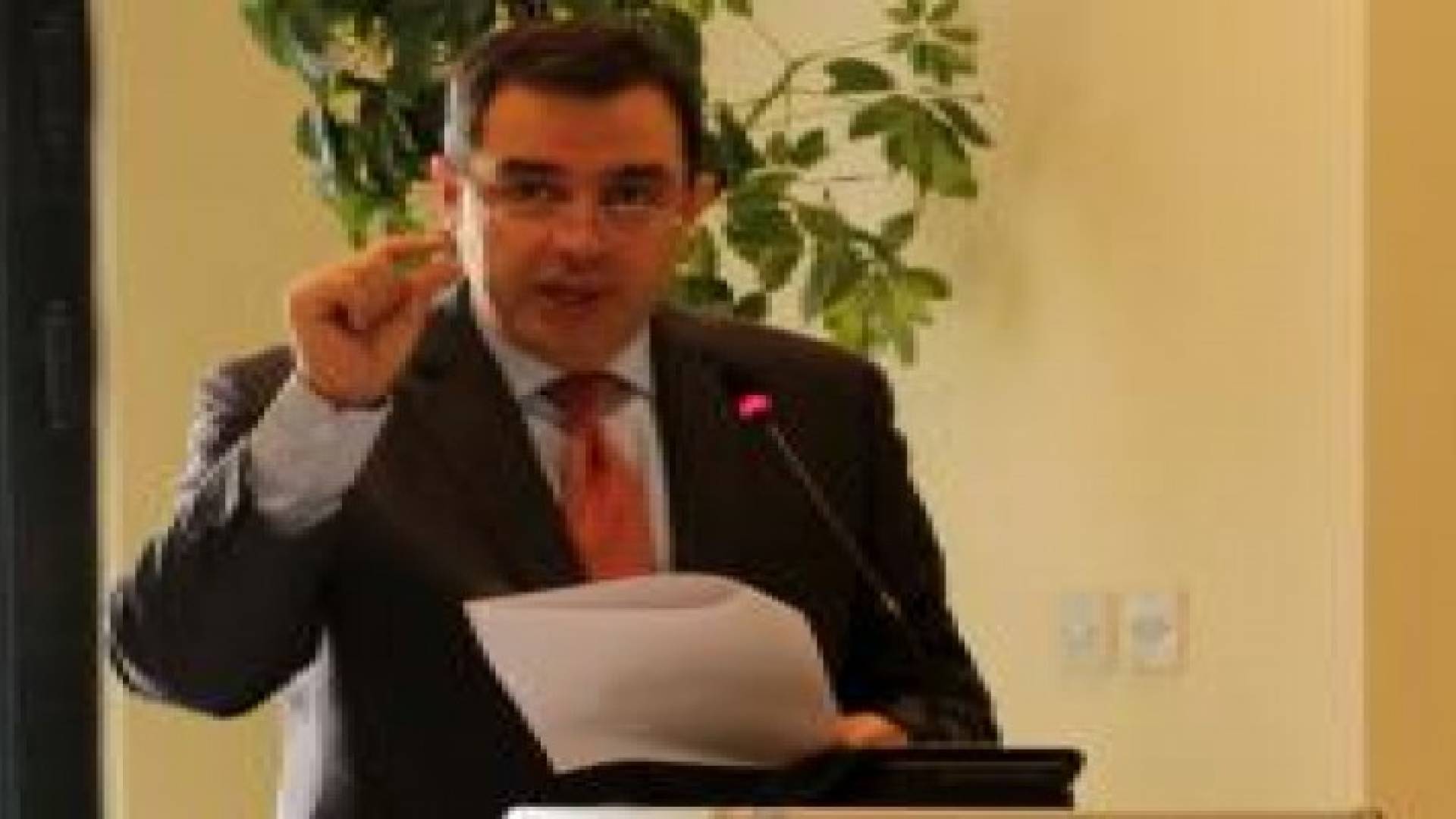 الأردن يعول على التزام المانحين لتجاوز التحديات