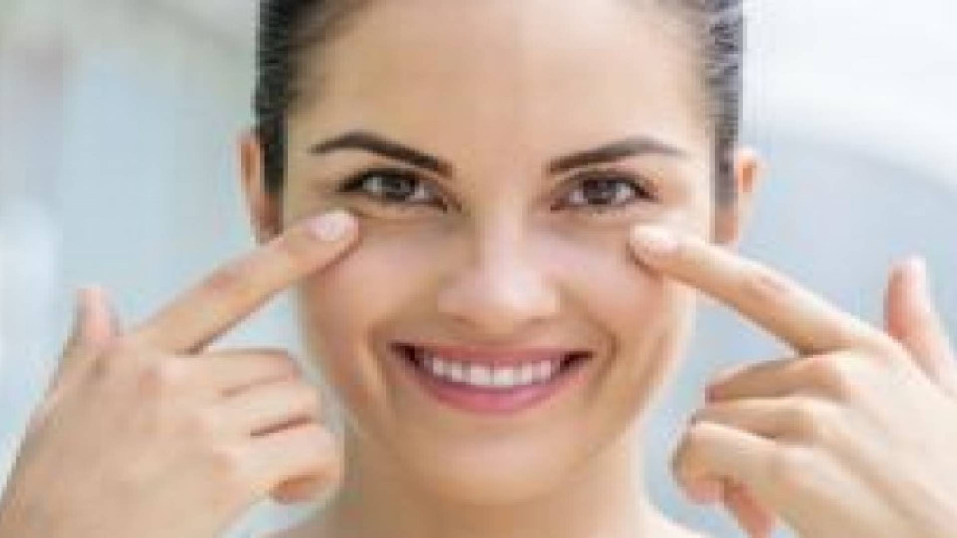 لماذا تظهر الجيوب تحت العين؟