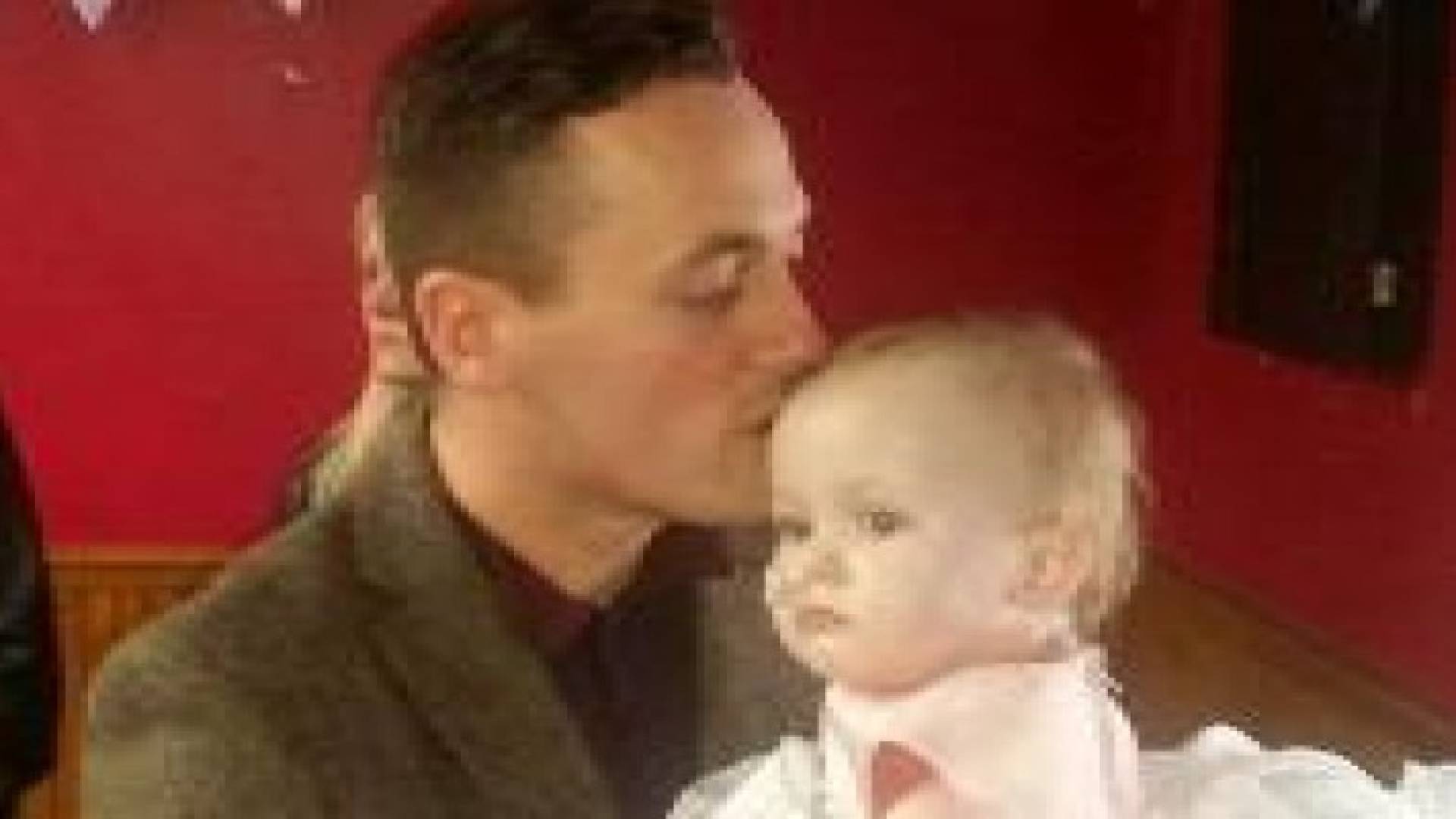 عرس يكسر القلب.. أب يتزوج ابنته ذات الـ16 شهرا