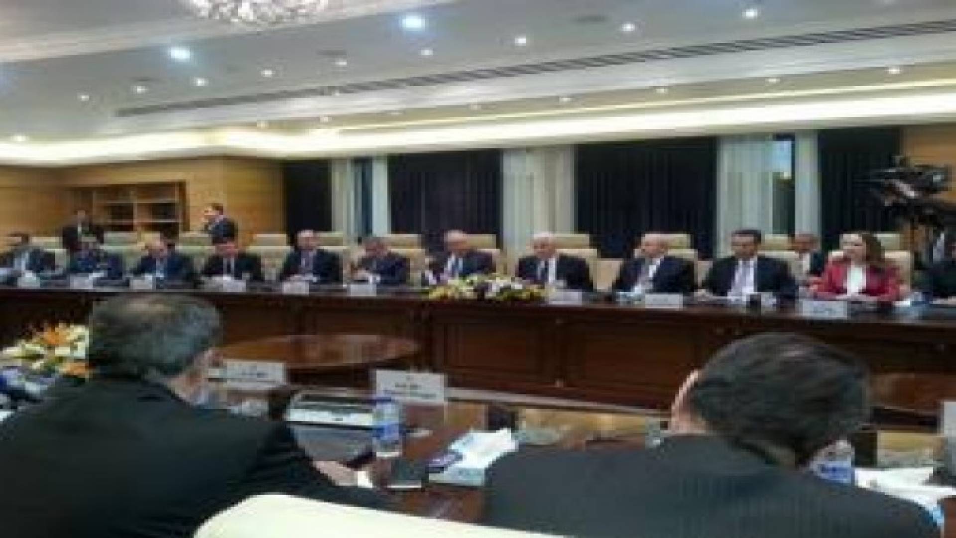 النسور يستقبل نظيره التركي