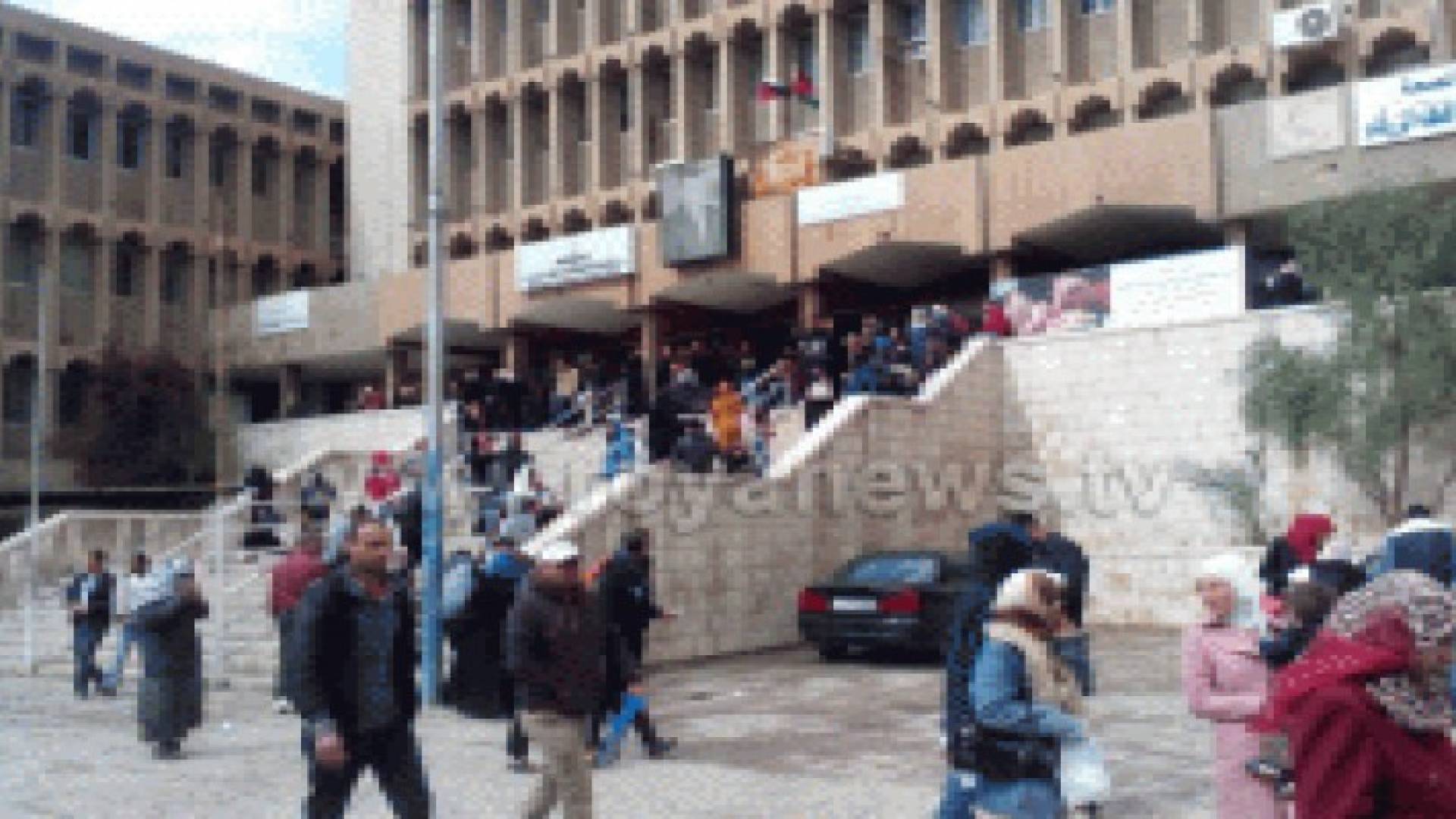 حالة من الارباك والفوضى يسببه التأمين الصحي في الزرقاء