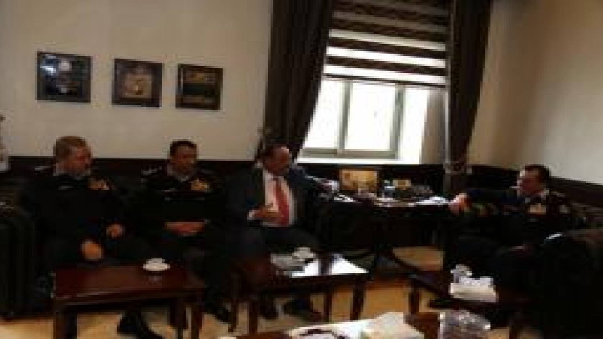 وزير الداخلية يزور مديرية الأمن العام