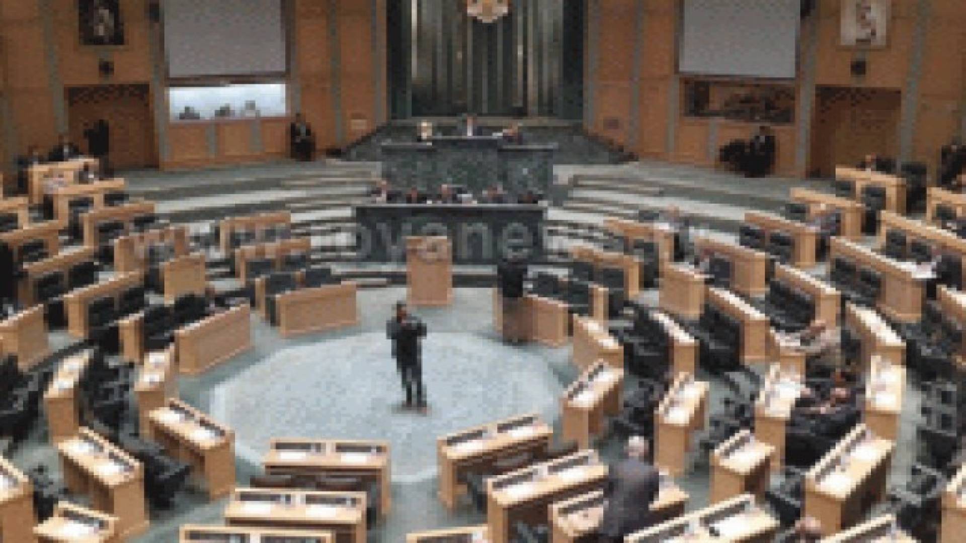 النسور يعد بمتابعة علاج اللوزي وجدل نيابي تحت القبة .. تفاصيل