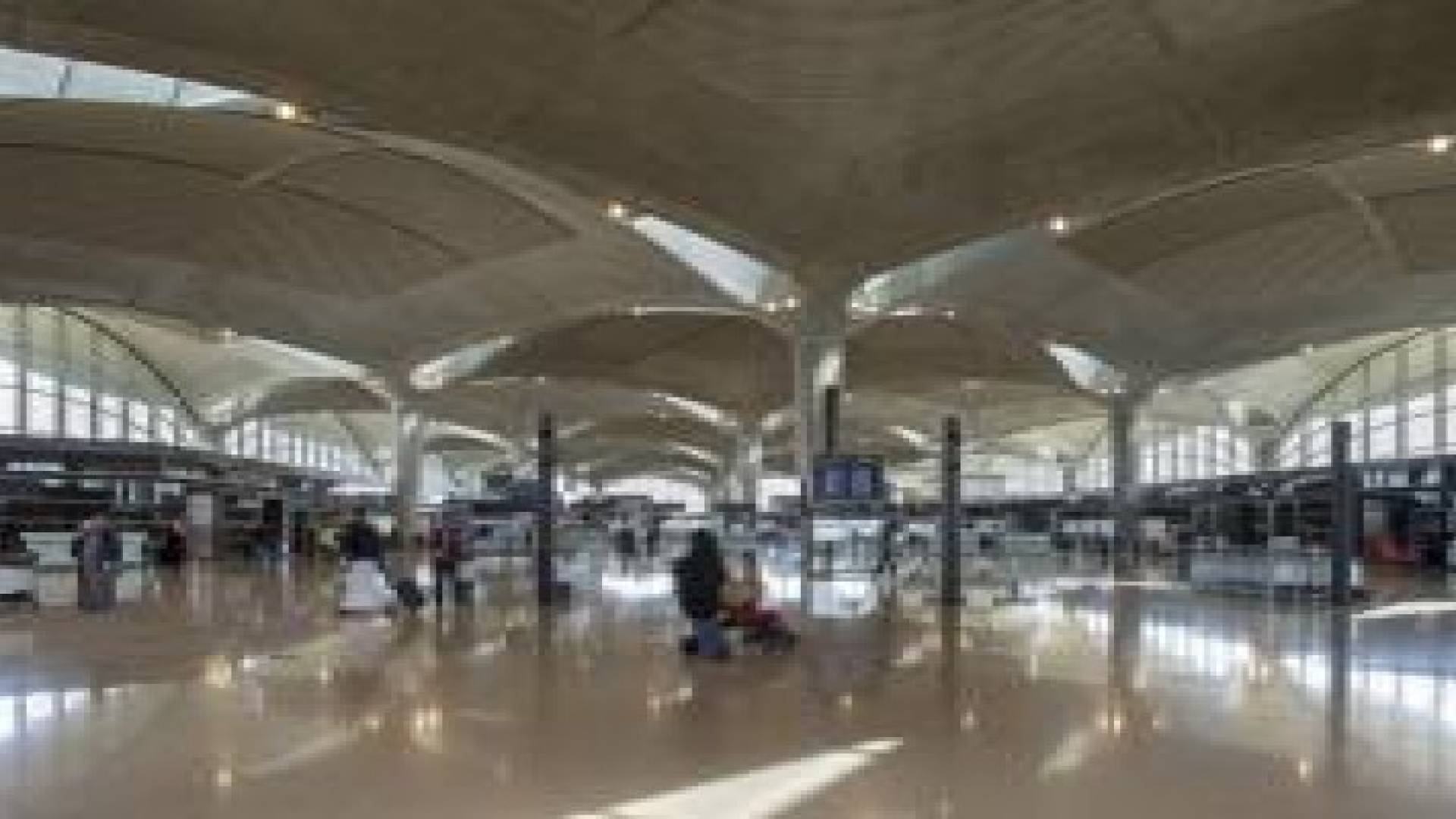 إجراءات تنفيذية قريبا لرد ضريبة المغادرة من مطارات عمان