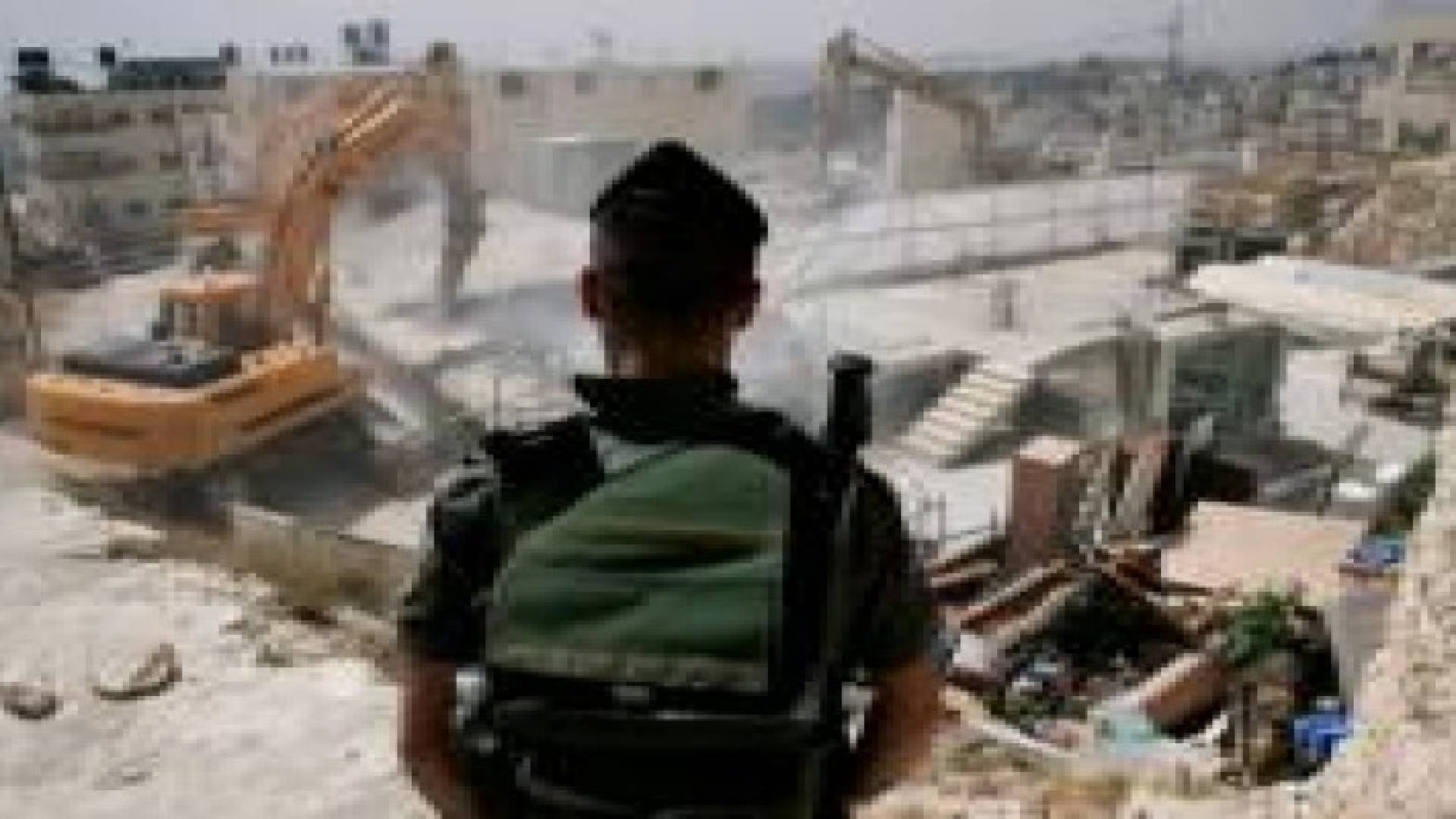 الاحتلال يهدم جدران منزل شهيد فلسطيني في الخليل