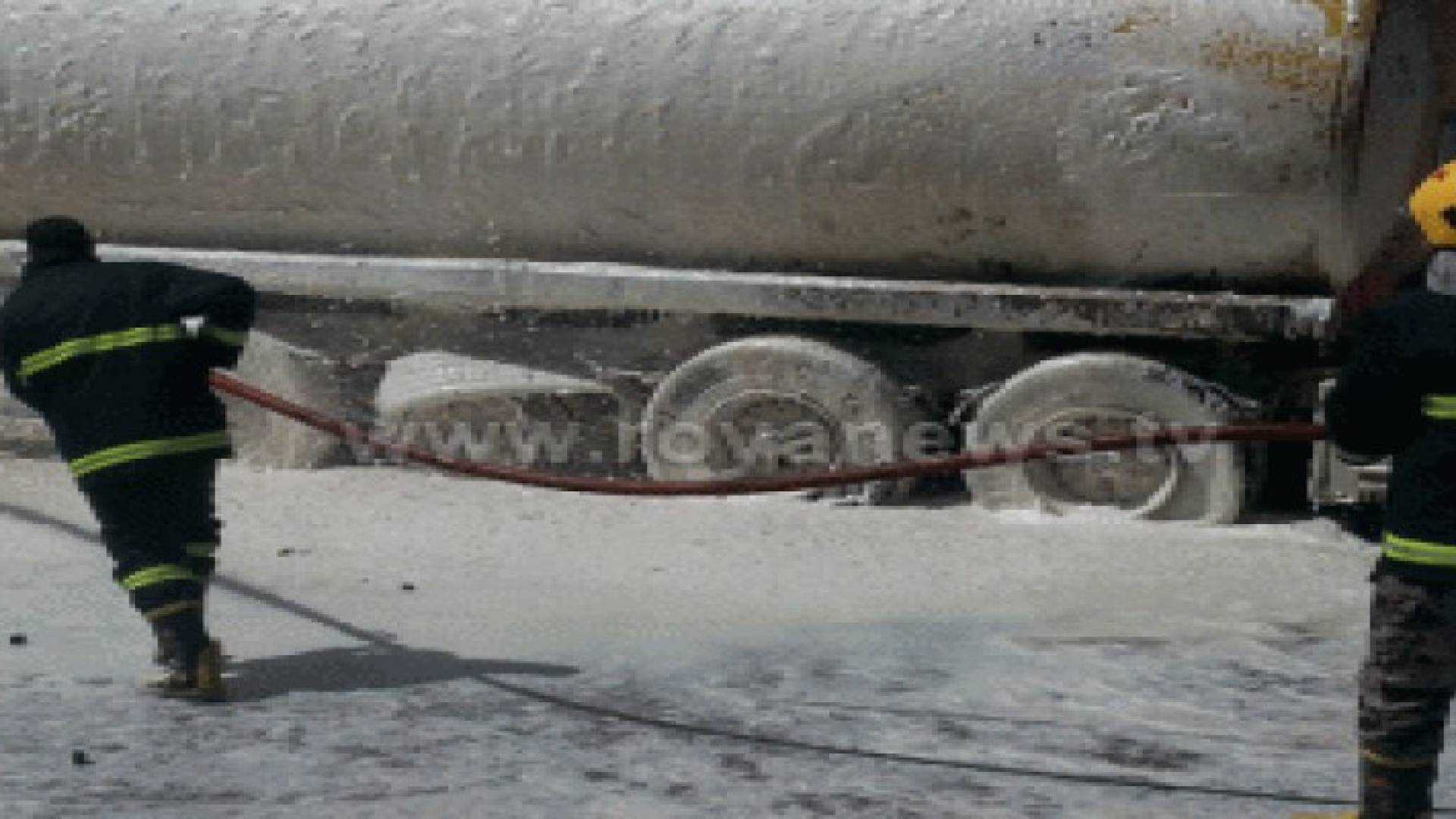 العقبة:السيطرة على حريق صهريج ناقل لفيول طائرات