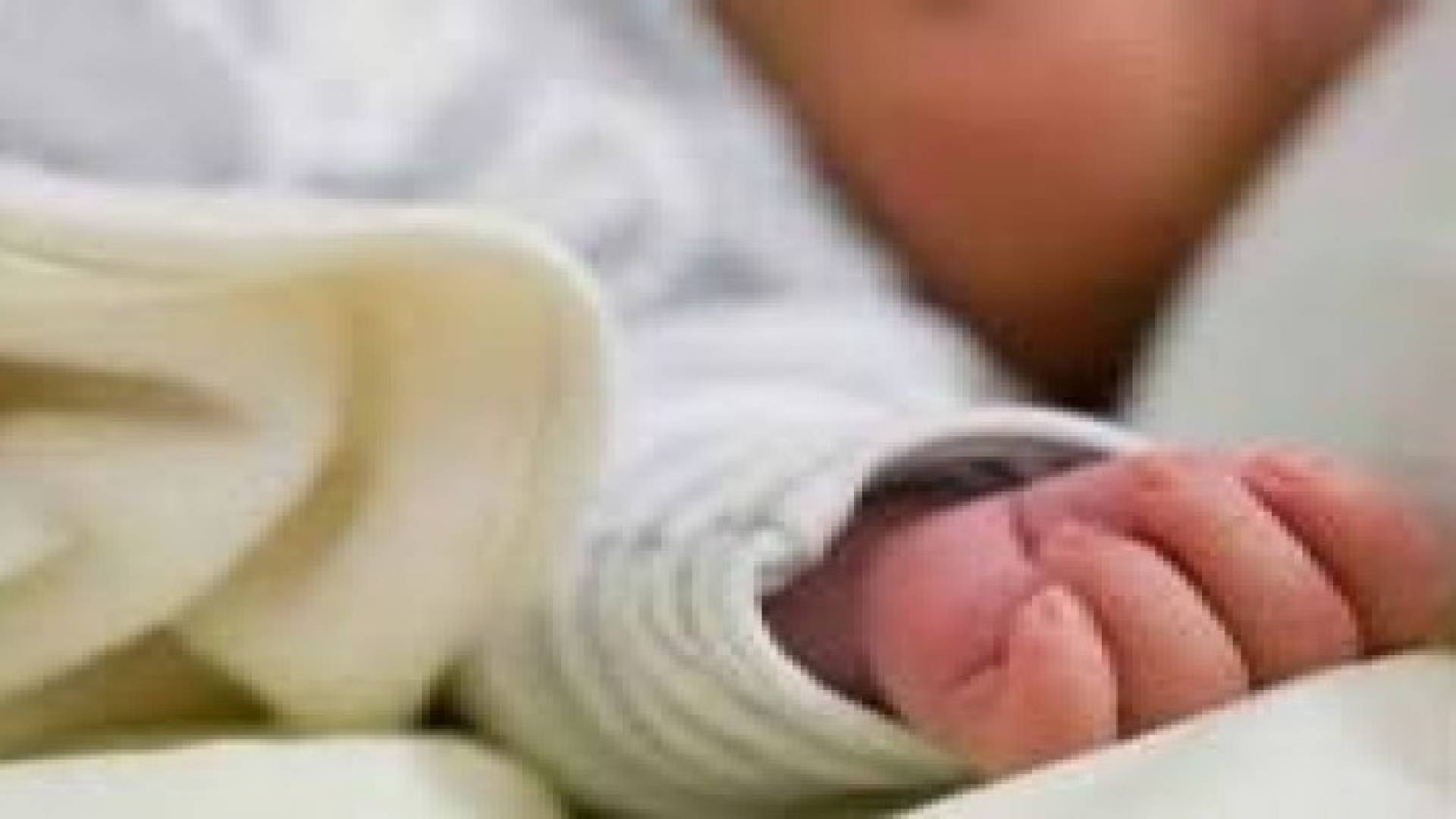السجن لأب تسبب بوفاة رضيعته ..تفاصيل
