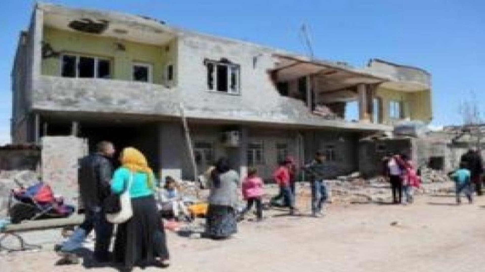 مقتل اربعة شرطيين واصابة 14 شخصا في اعتداء بقنبلة في دياربكر