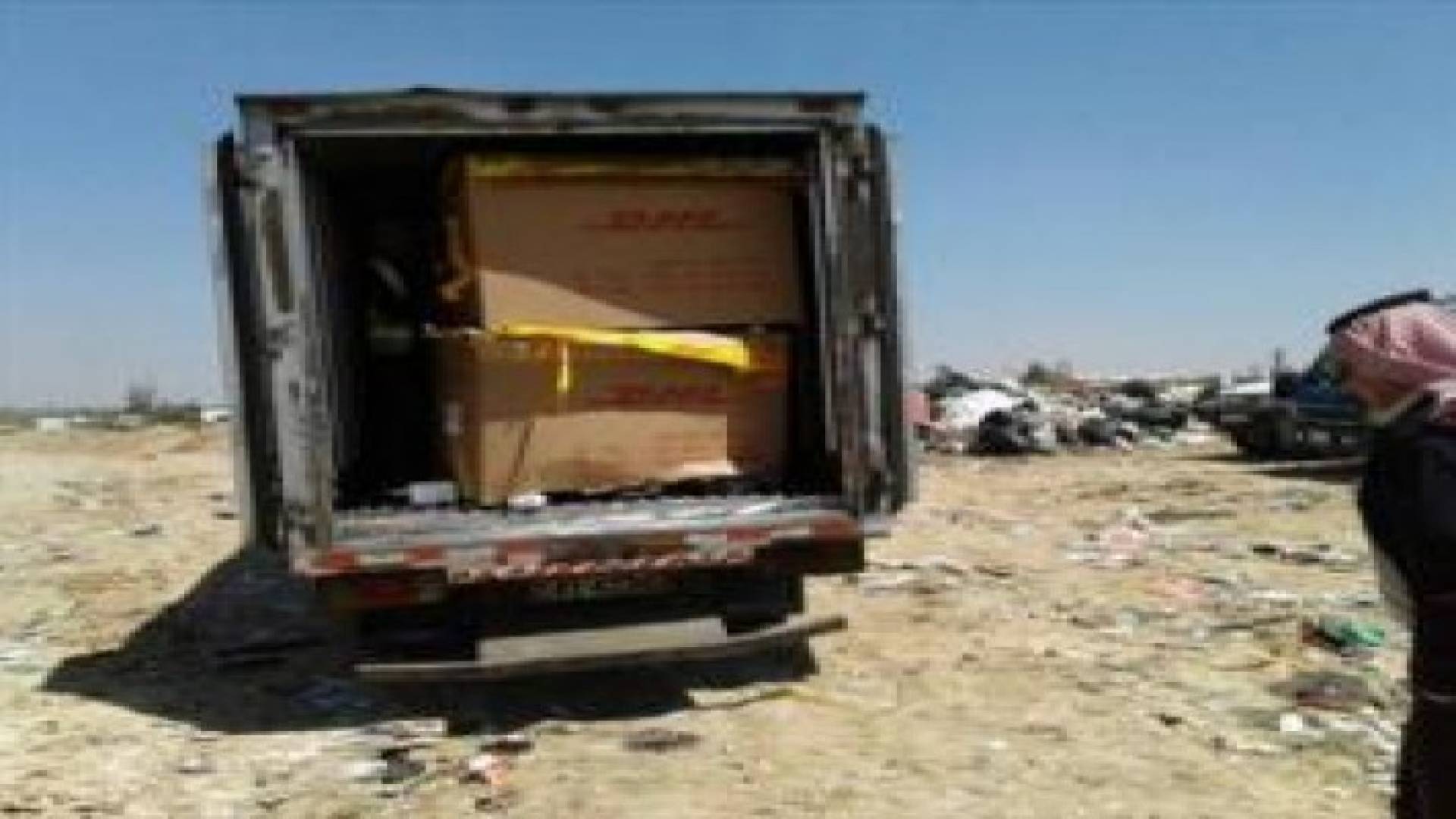 إتلاف أجبان وقشطه غير صالحة للاستهلاك البشري في مادبا .. صور