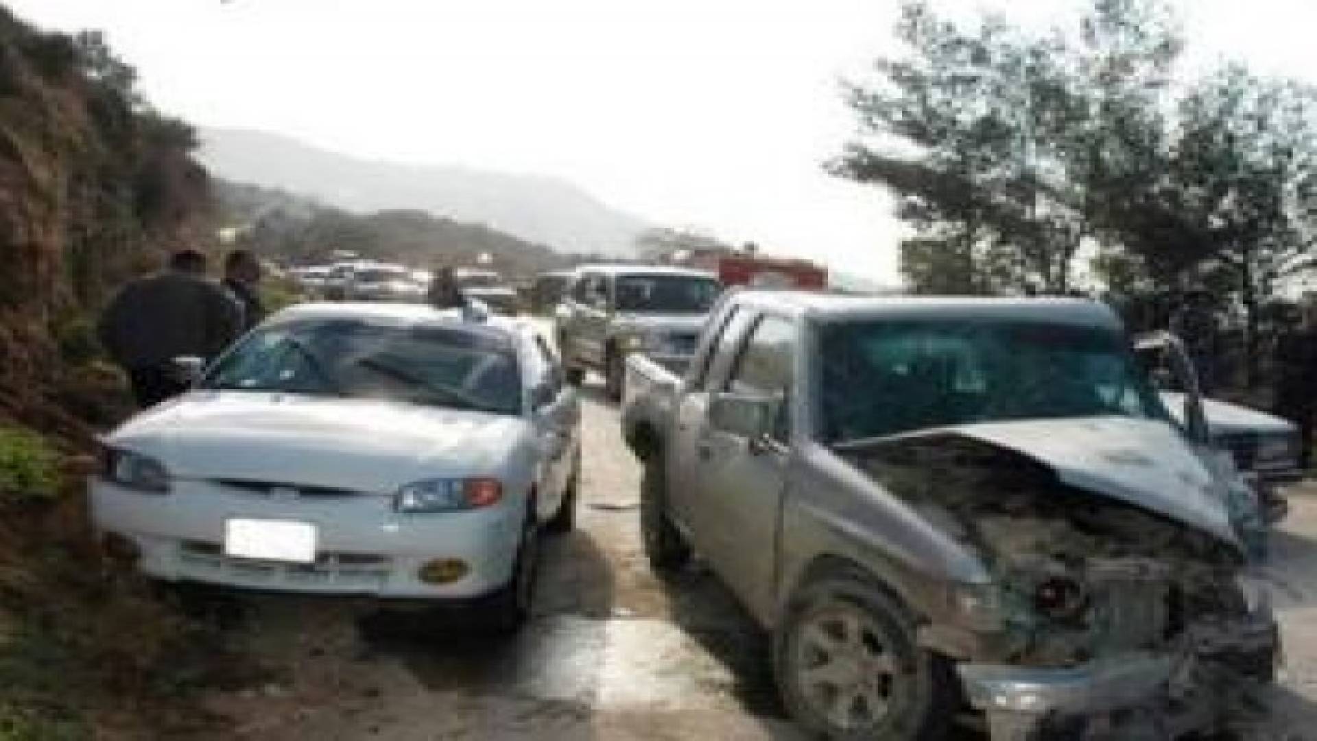 12 إصابة بتصادم مركبتين 6 منها "اصابات بليغه" في الشونة الجنوبية