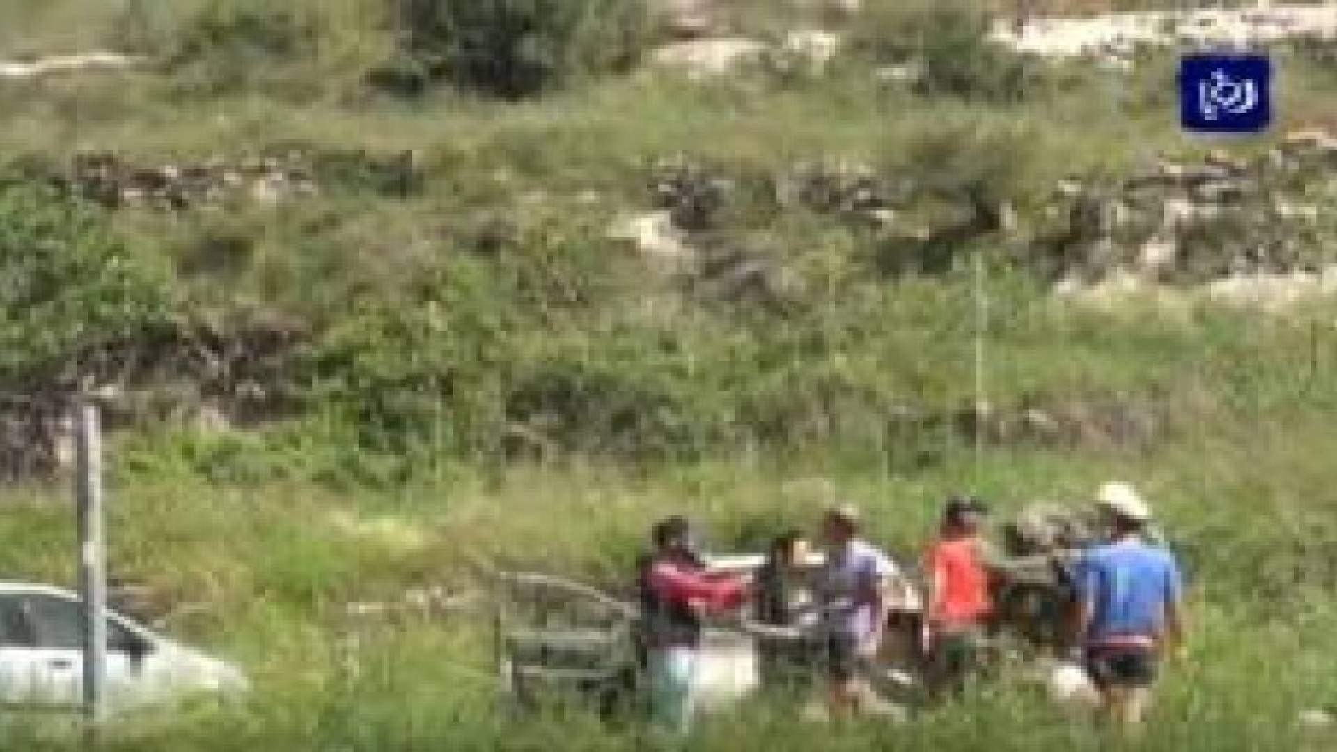 الاحتلال يقمع مسيرة النبي صالح ومستوطنون يهاجمون طاقم رؤيا .. فيديو