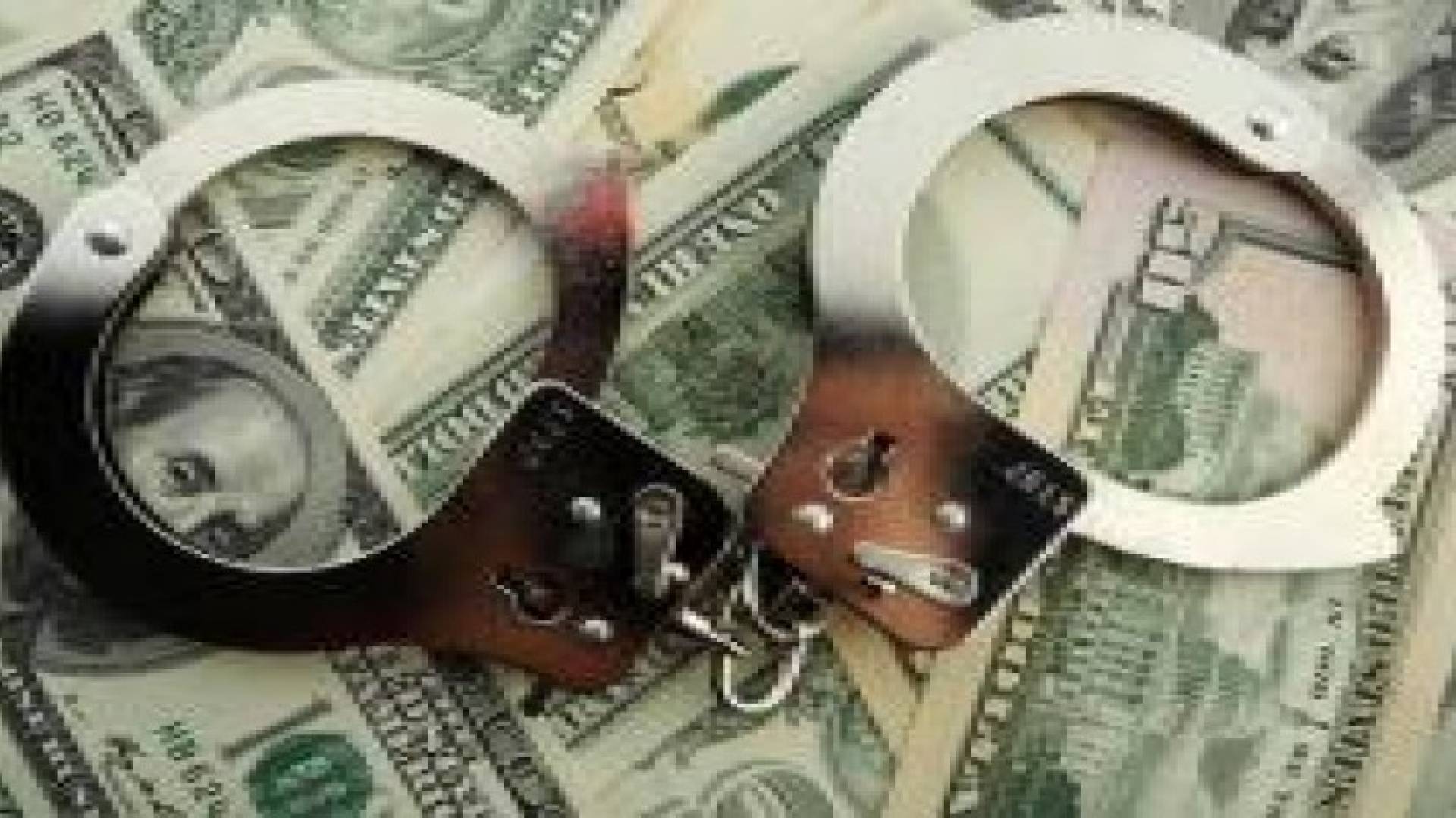 تسريبات تكشف فضائح مالية لزعماء سياسيين