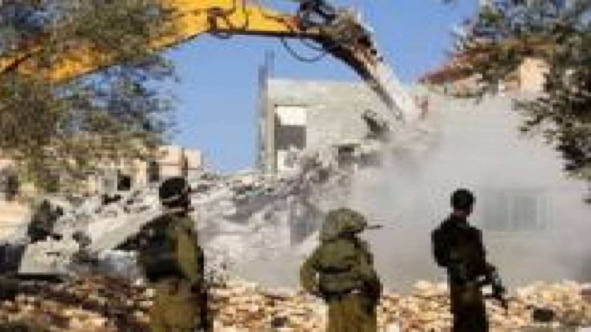 الاحتلال يهدم منشآت بخربة أم الخير جنوب الخليل