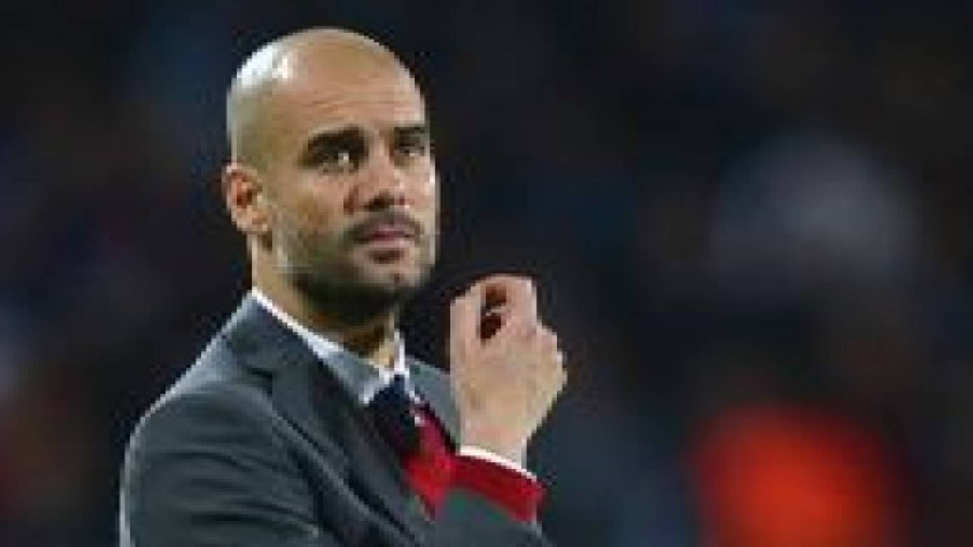الاسباني بيب جوارديولا يبدي سعداته بفوز فريقه بايرن ميونيخ الالماني
