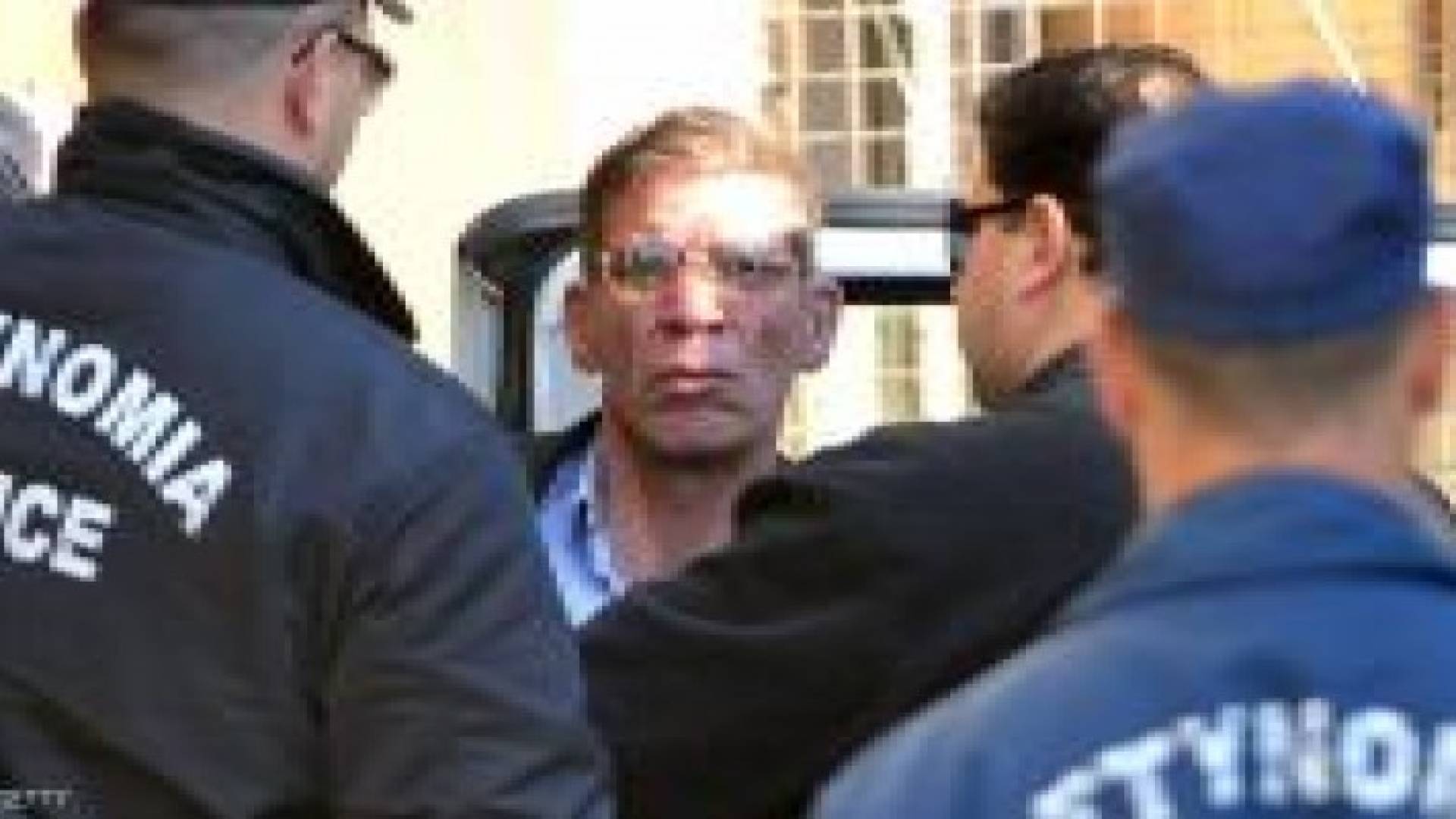 قبرص توافق على تسليم "خاطف الطائرة" إلى مصر