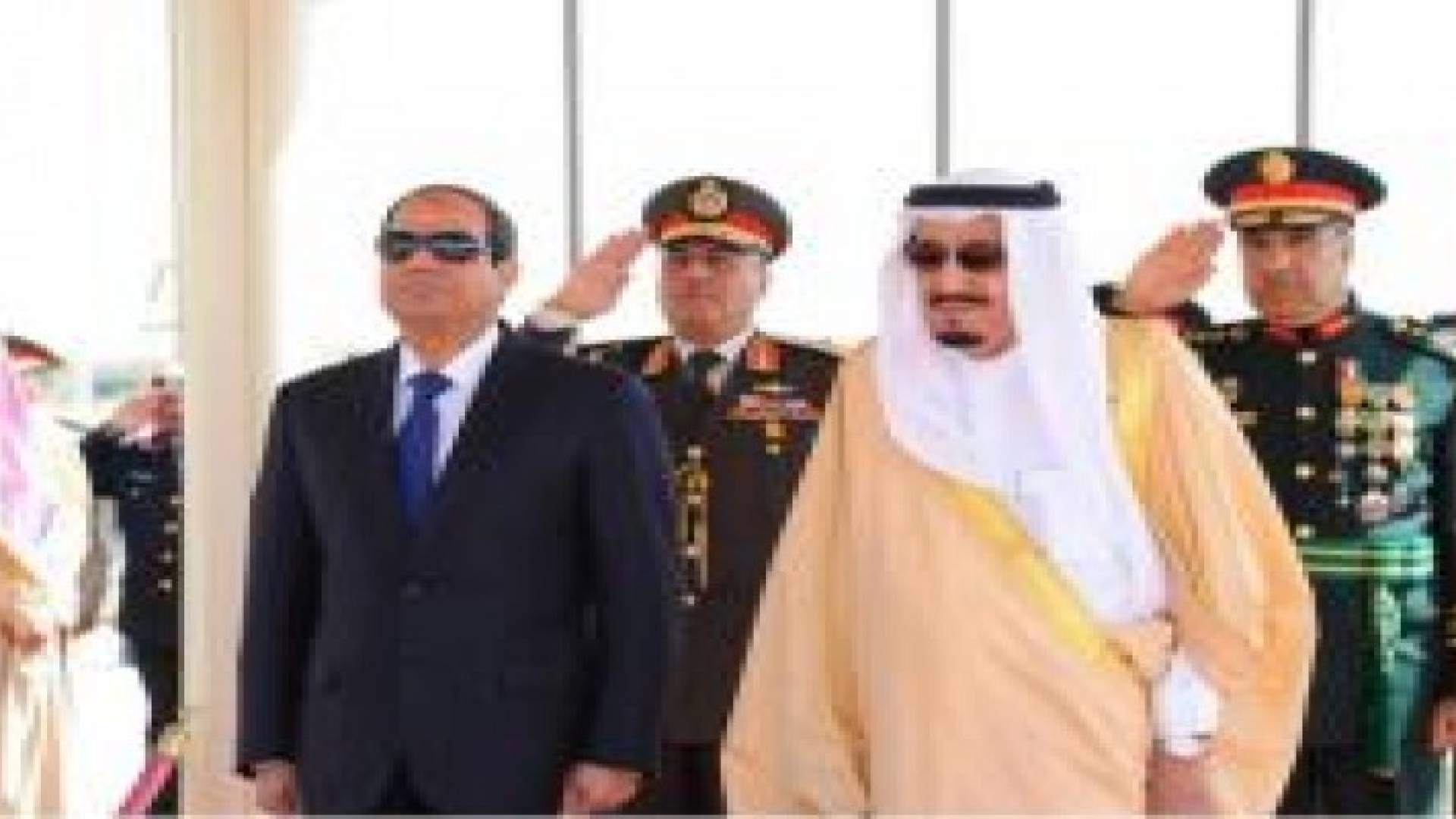 الملك سلمان يصل القاهرة لأول مرة منذ توليه الحكم