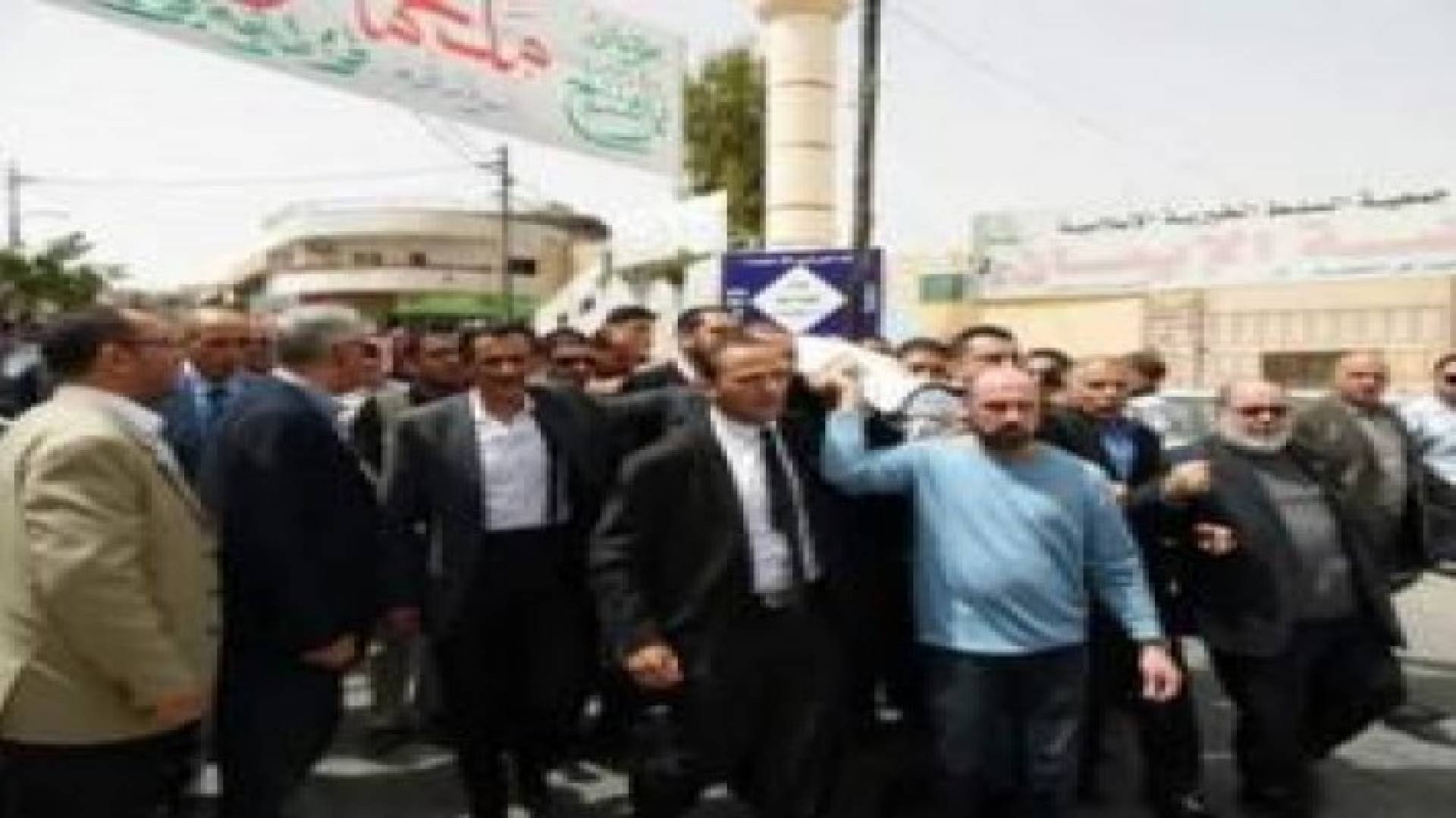 النسور يشارك في تشييع الكيلاني