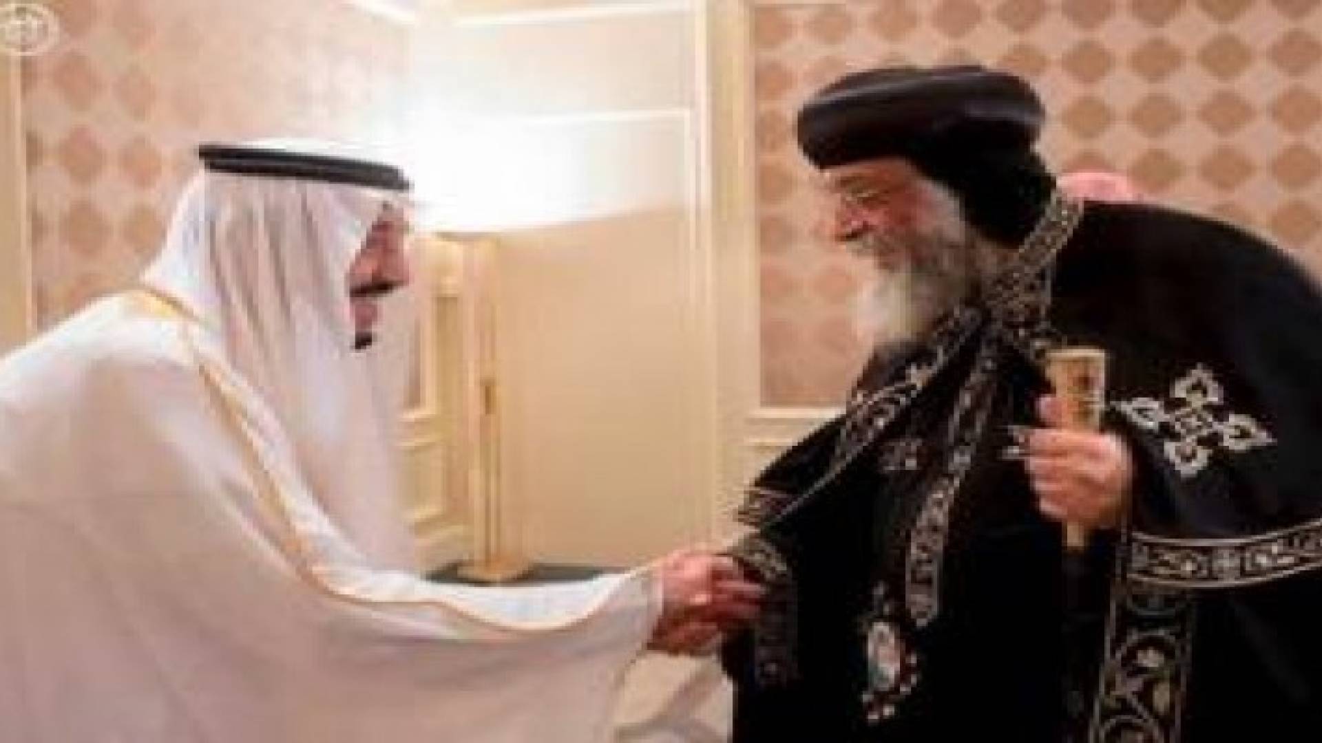 الملك سلمان يزور الأزهر ويجتمع مع تواضروس