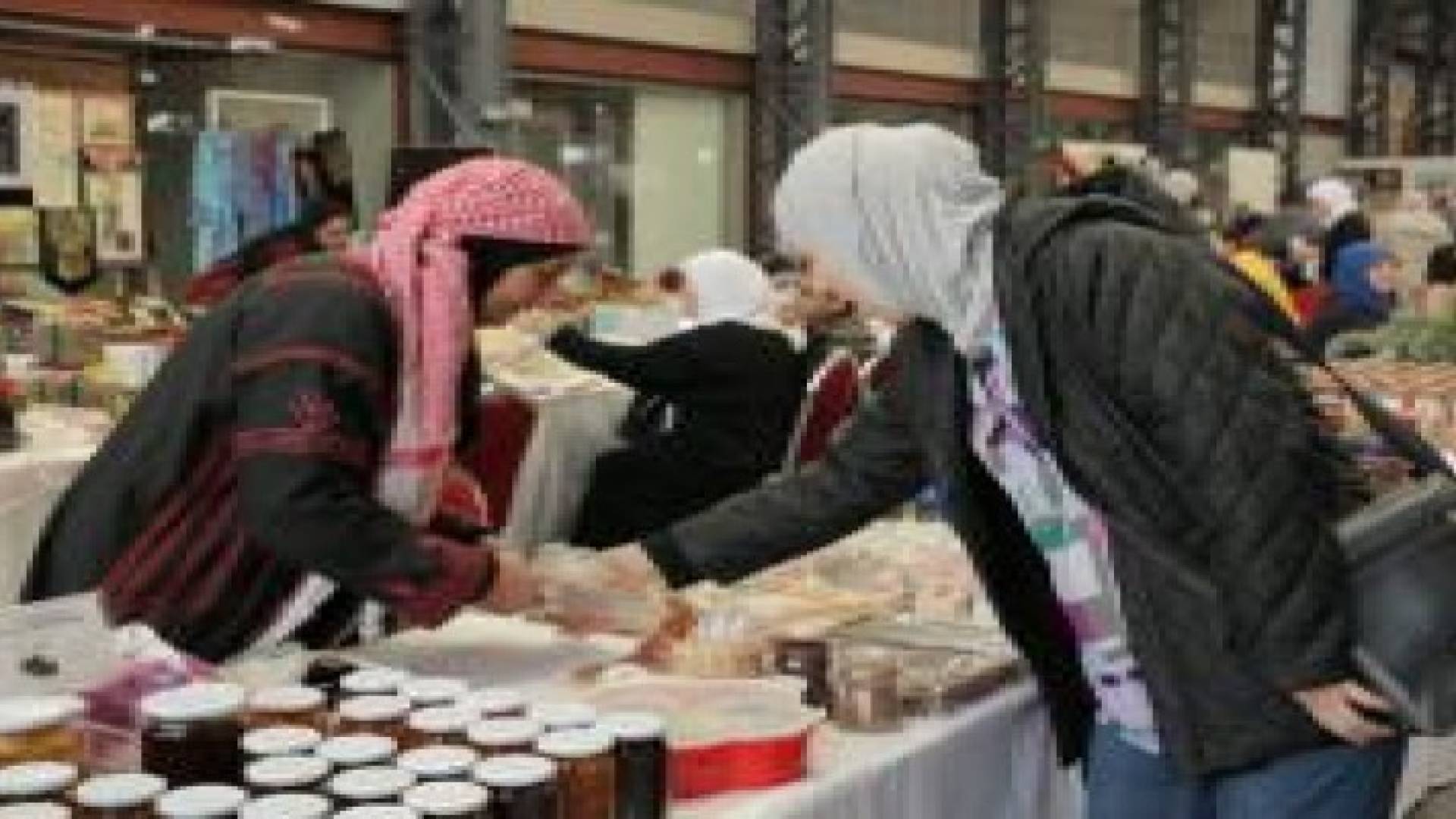 معرض لتسويق منتجات التشغيل الذاتي للسيدات