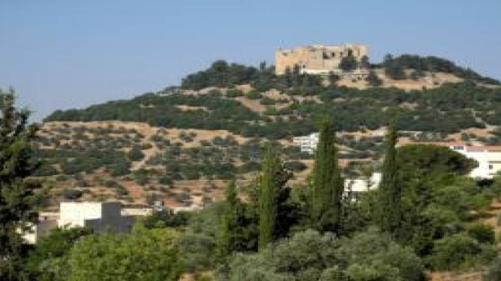 إعلان عن إقامة مشروع سياحي في منطقة عجلون التنموية