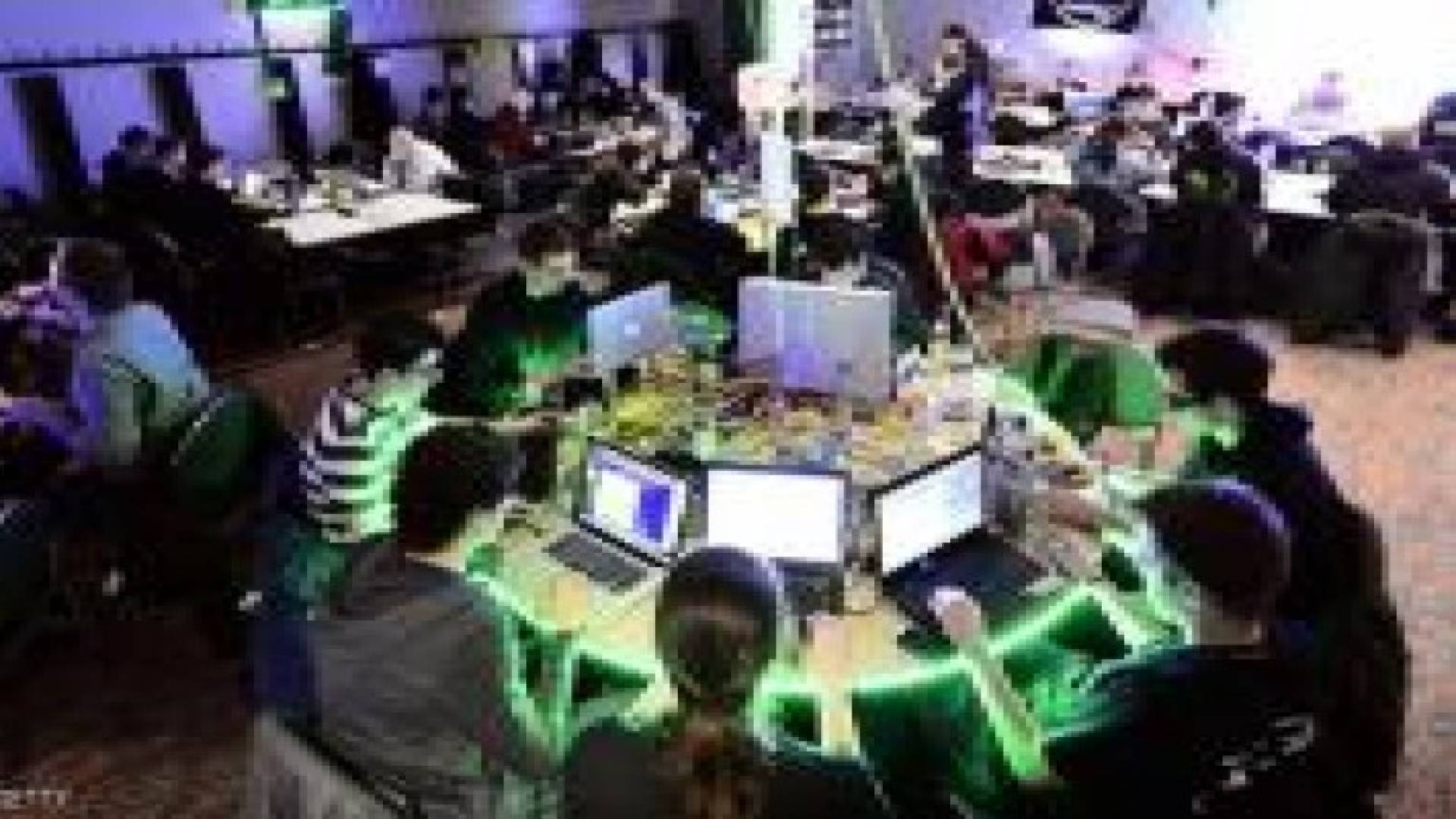 5 طرق تبعدك عن المبتزين في الإنترنت