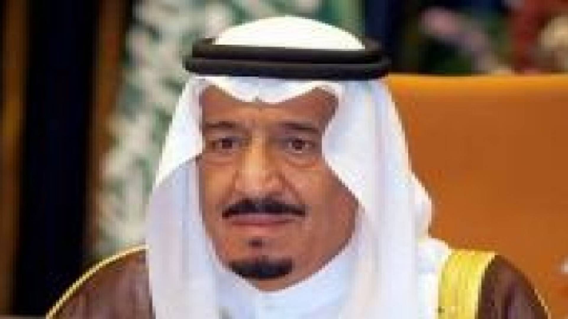 الملك سلمان يصل تركيا لحضور القمة الإسلامية
