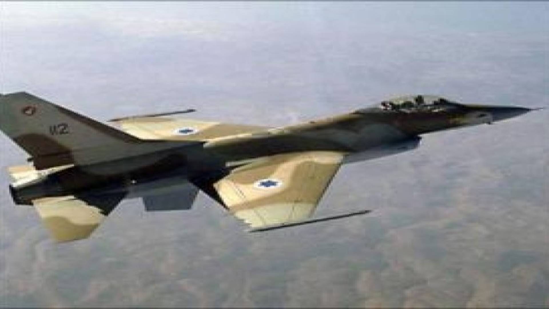 إسرائيل تعترف بتنفيذ " عشرات الغارات " في سوريا