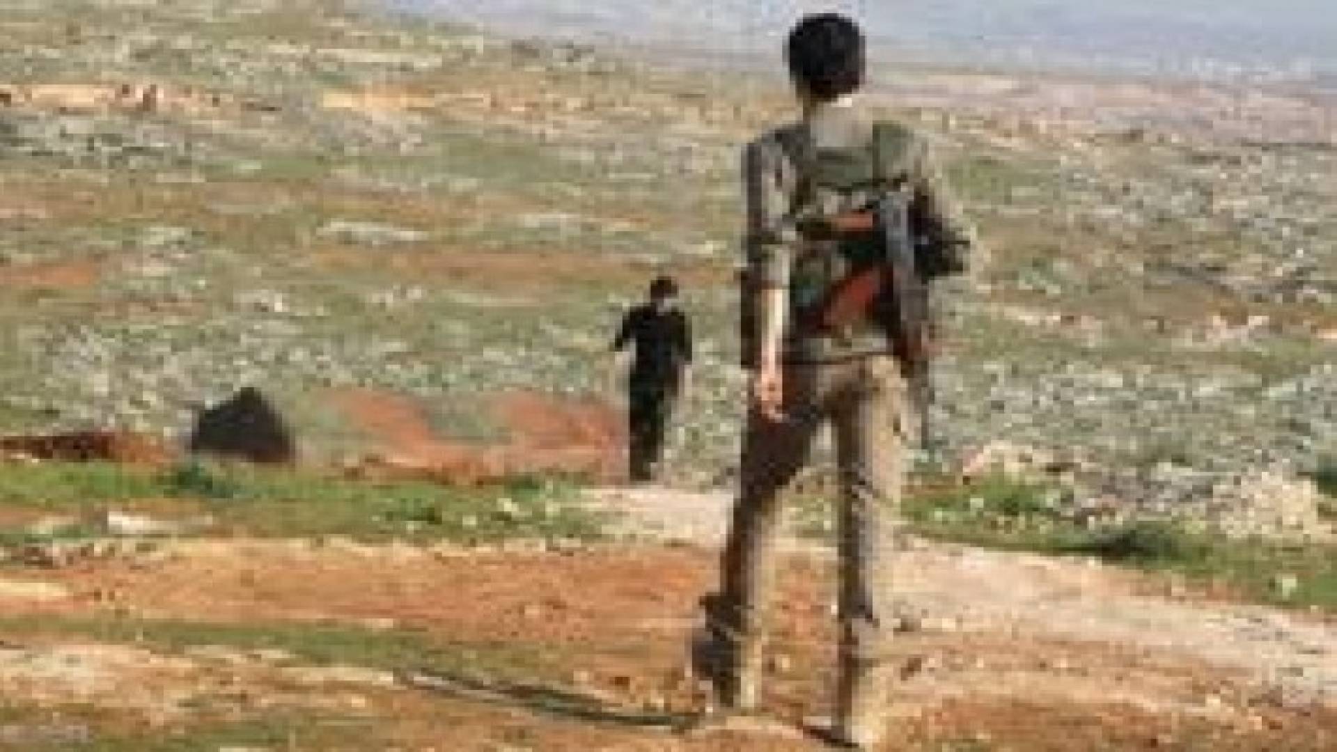 داعش الارهابي يسيطر على بلدة حدودية من المعارضة السورية