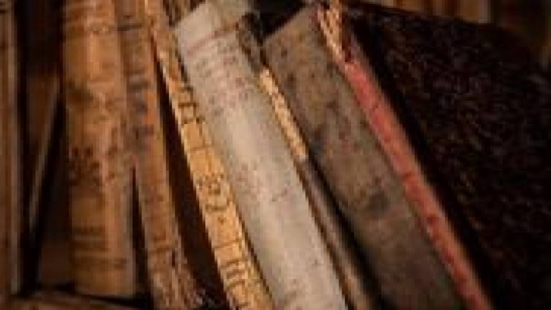 أعادت سيدة مجلدا استعارته منذ عام 1936