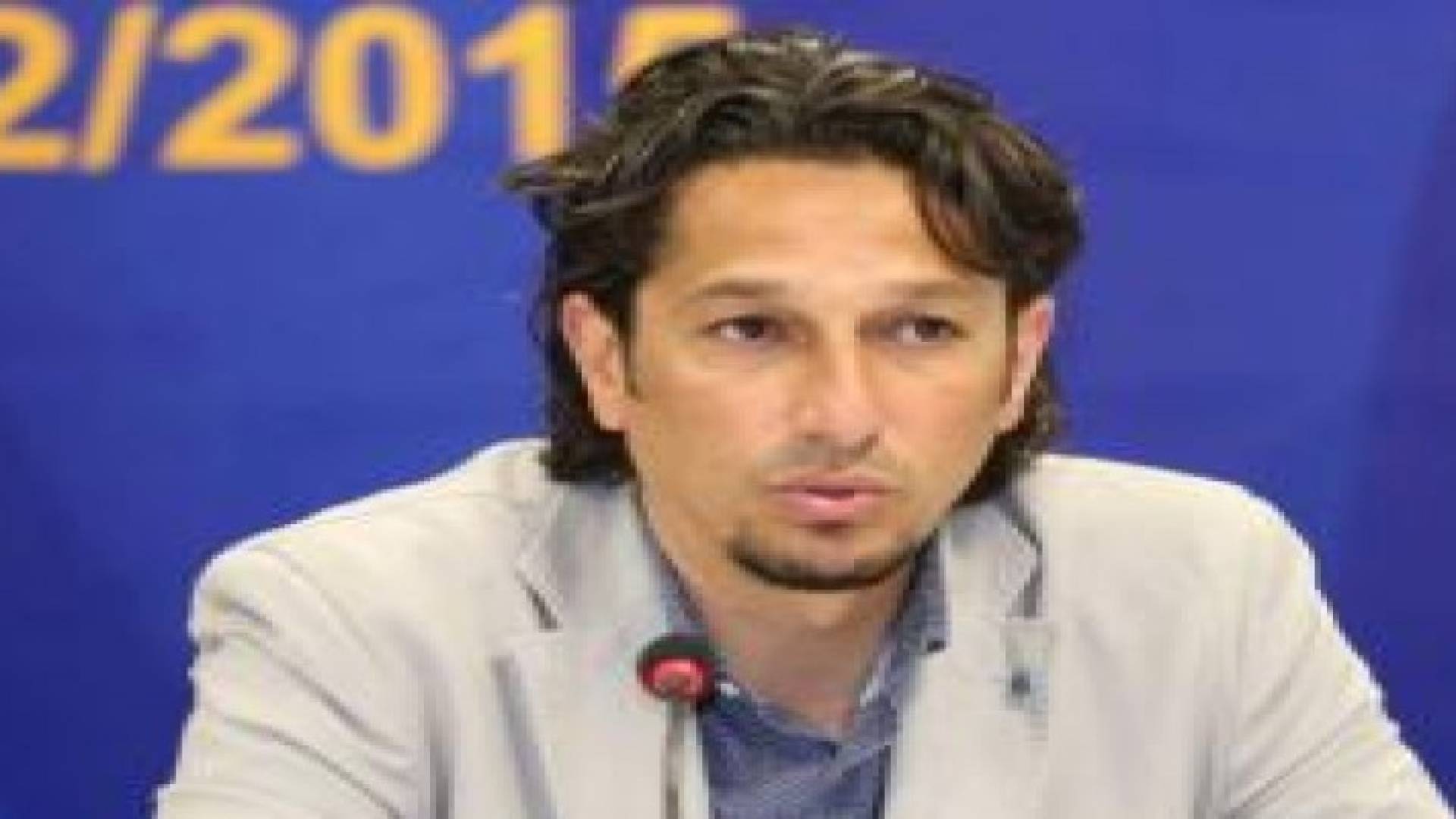المدرب الوطني ابو زمع يشارك بدورة تعايش في انجلترا