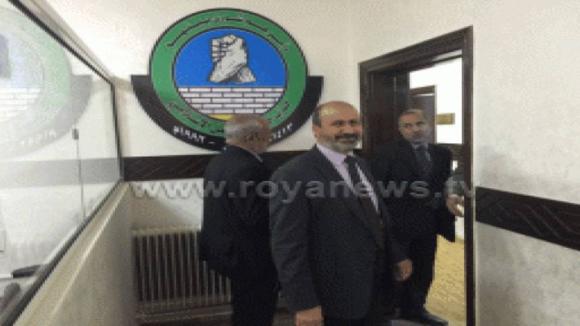 بالصور: الأمن ينفي اقتحام مقر حزب جبهة العمل .. وابو السكر يوضح