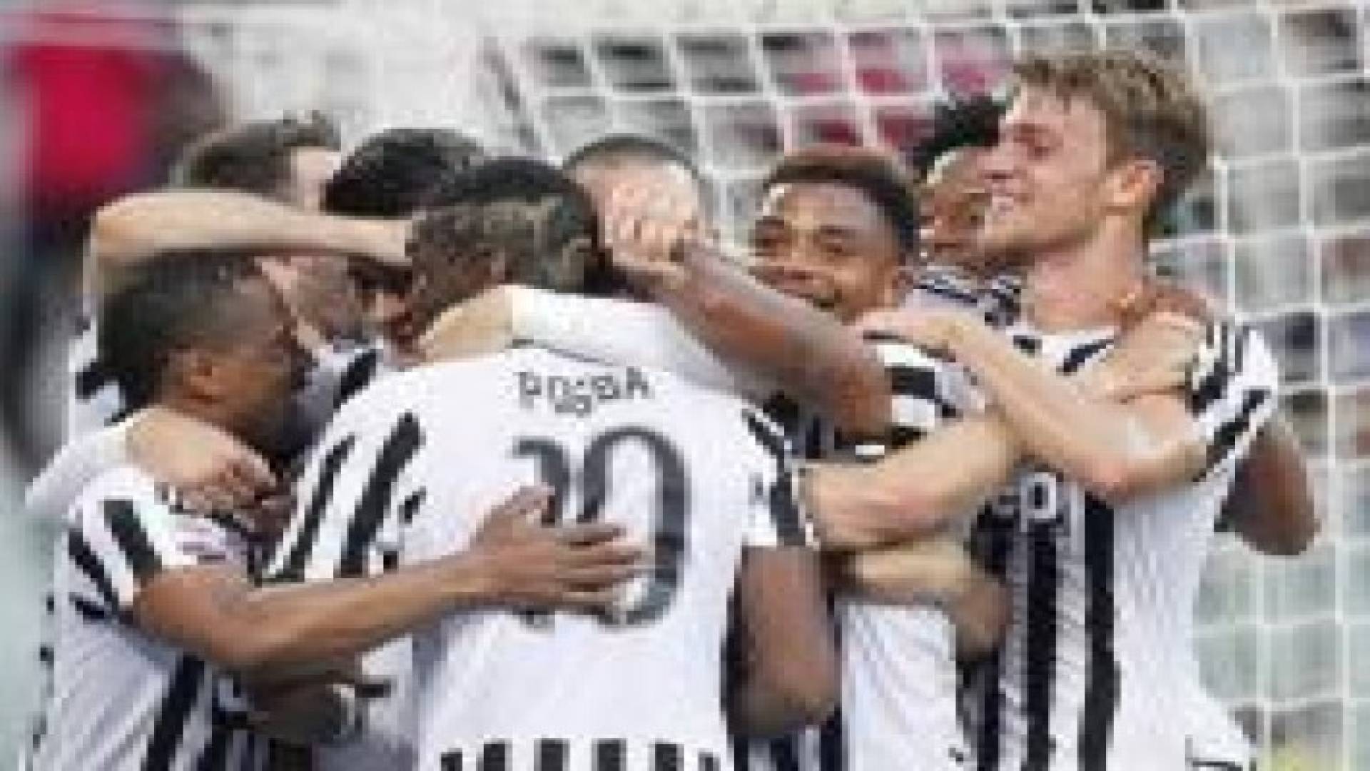 يوفنتوس يكتسح باليرمو ويقترب من لقب الدوري الإيطالي