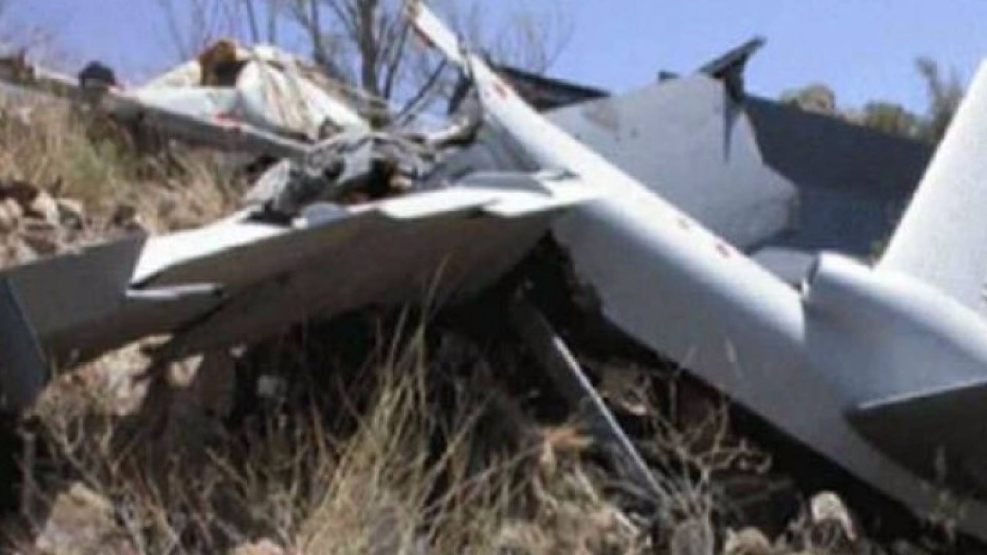سقوط طائرة للجيش اللبناني في حديقة منزل في البترون - ارشيفية 