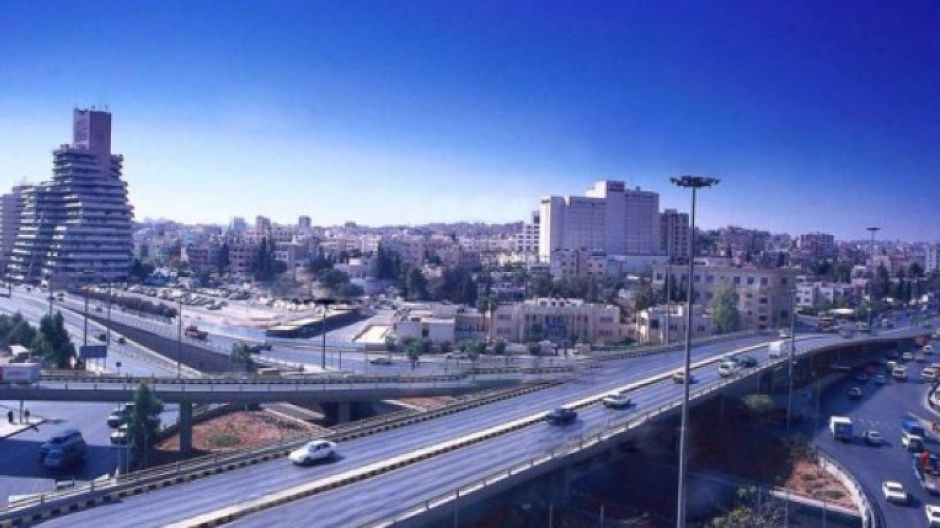 طقس الأربعاء: "عظمى" ثلاثينية متوقعة في عمان والمدن الأردنية