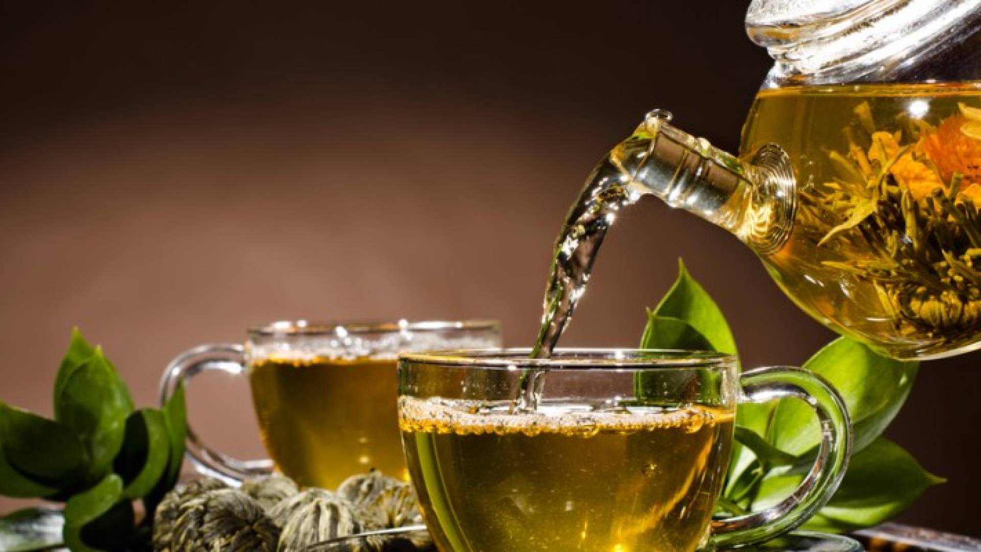 لصحة الفم .. عليك بشرب الشاي الأخضر