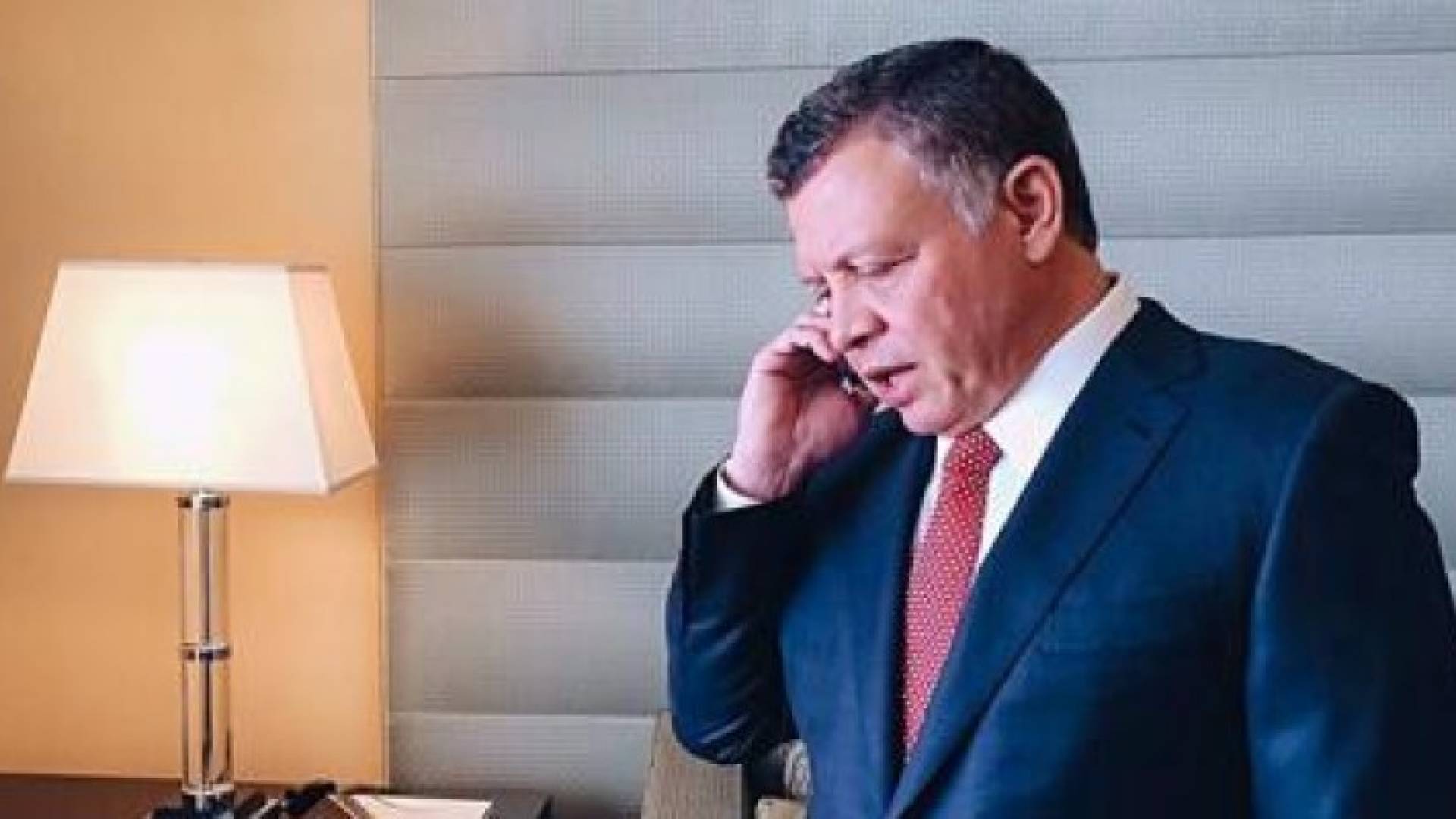 الملك ورئيس الوزراء العراقي يبحثان جهود محاربة الإرهاب
